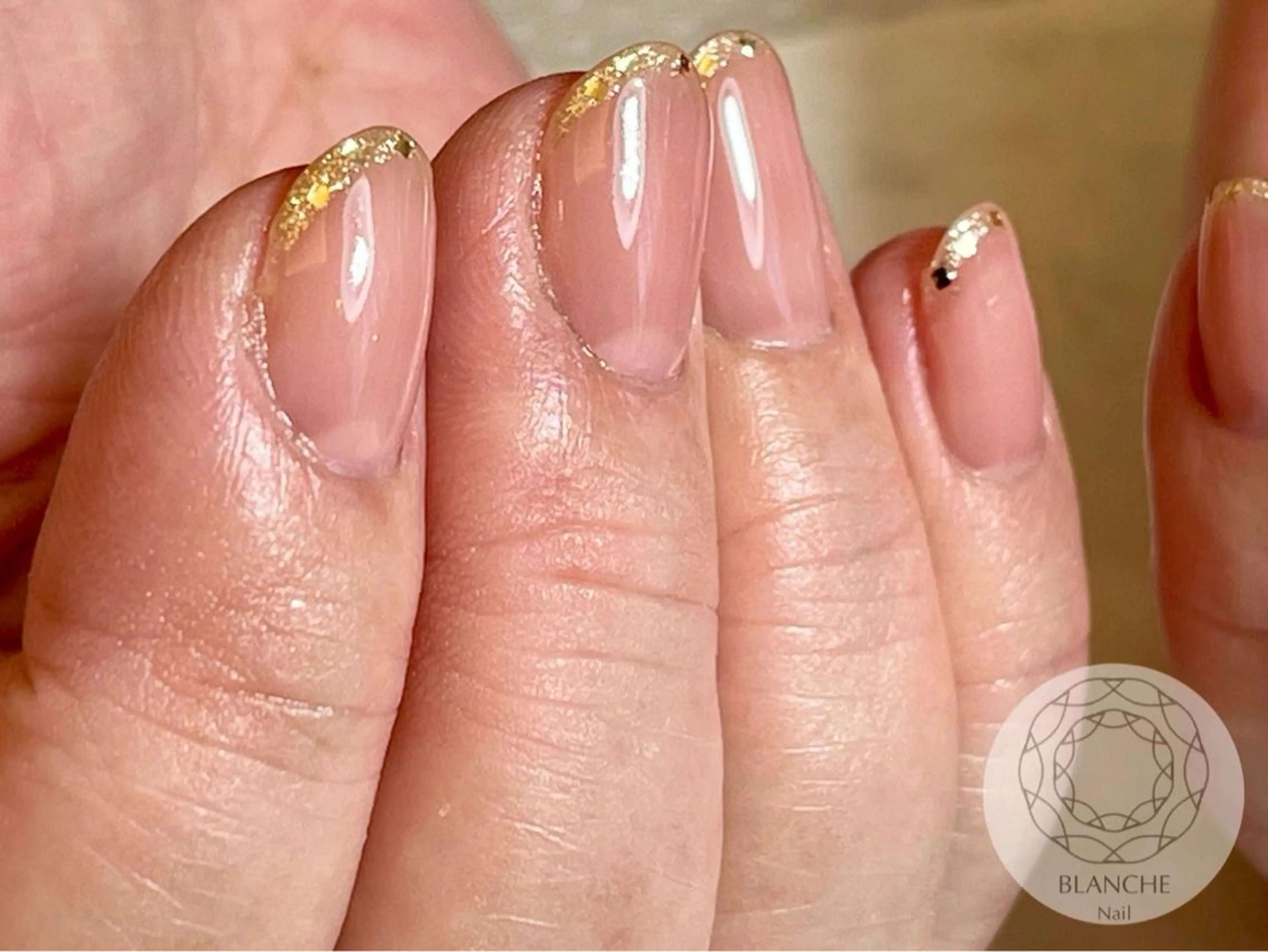 ネイル フレンチネイル ジェルネイル ラメ(グリッター) オフィスネイル パラジェル BLANCHE Nailのネイルデザイン