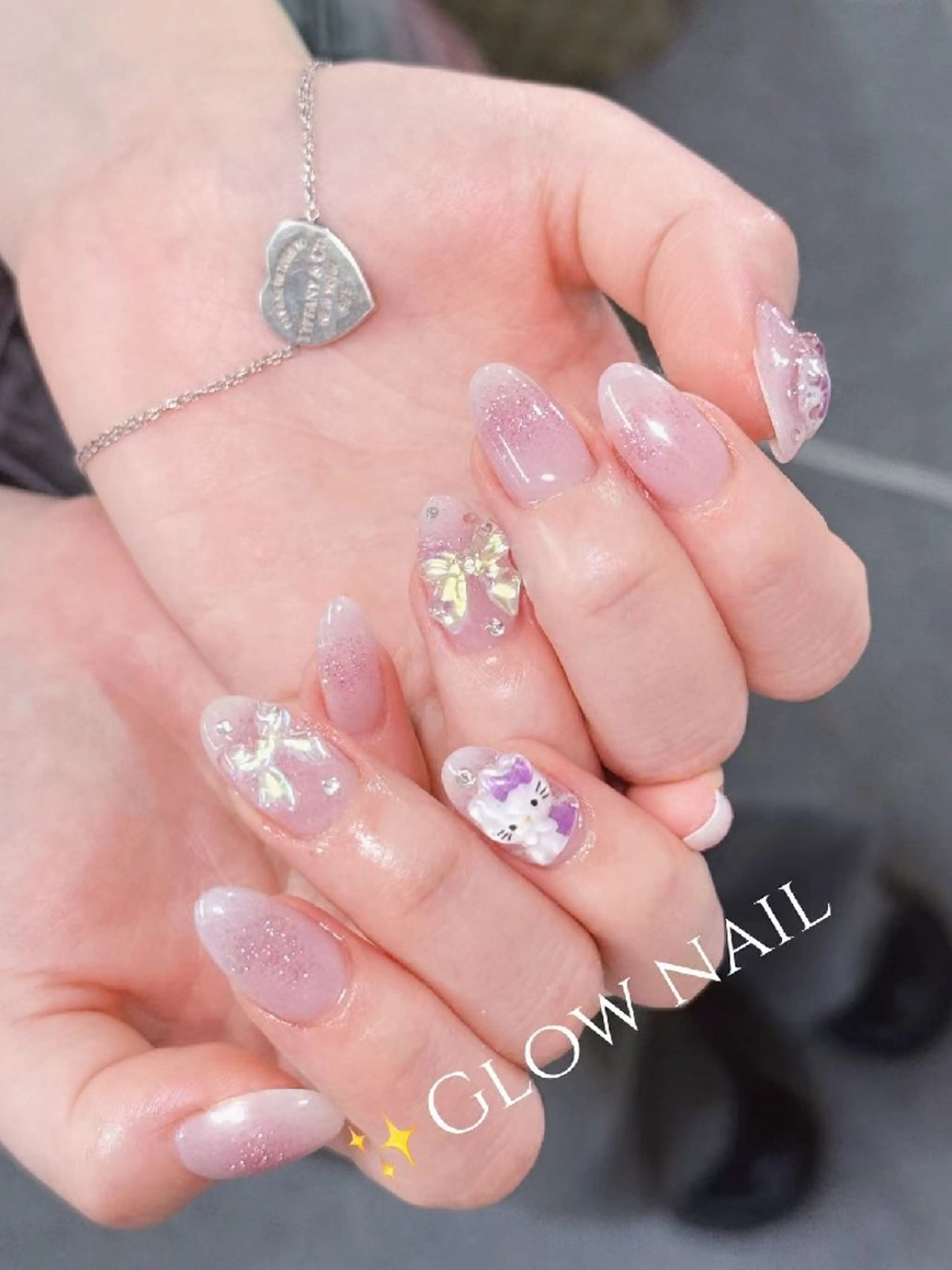 ネイル グロー ネイルのネイルデザイン