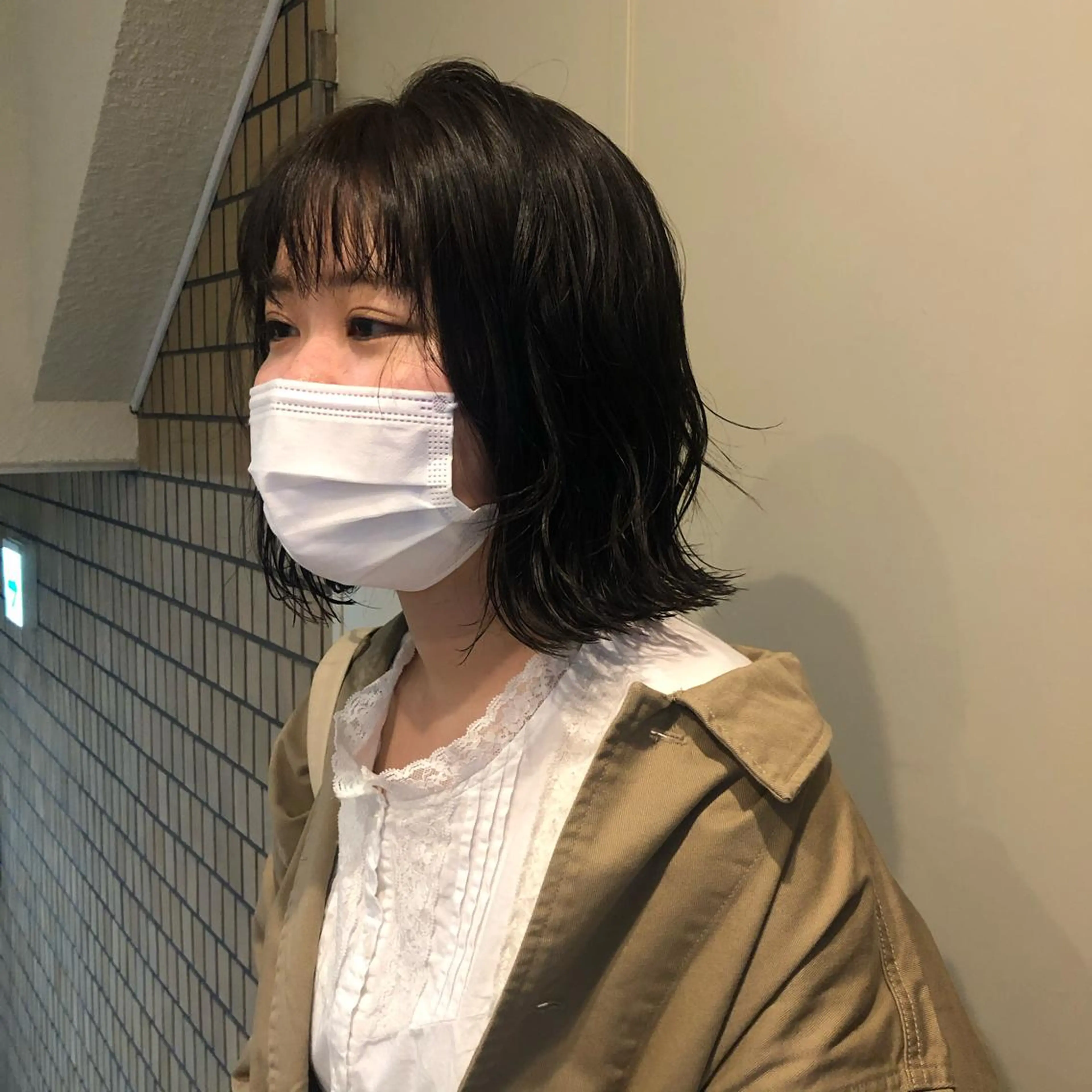 ミディアム カラー 黒髪 ブルーカラー 古屋 花織のヘアスタイル