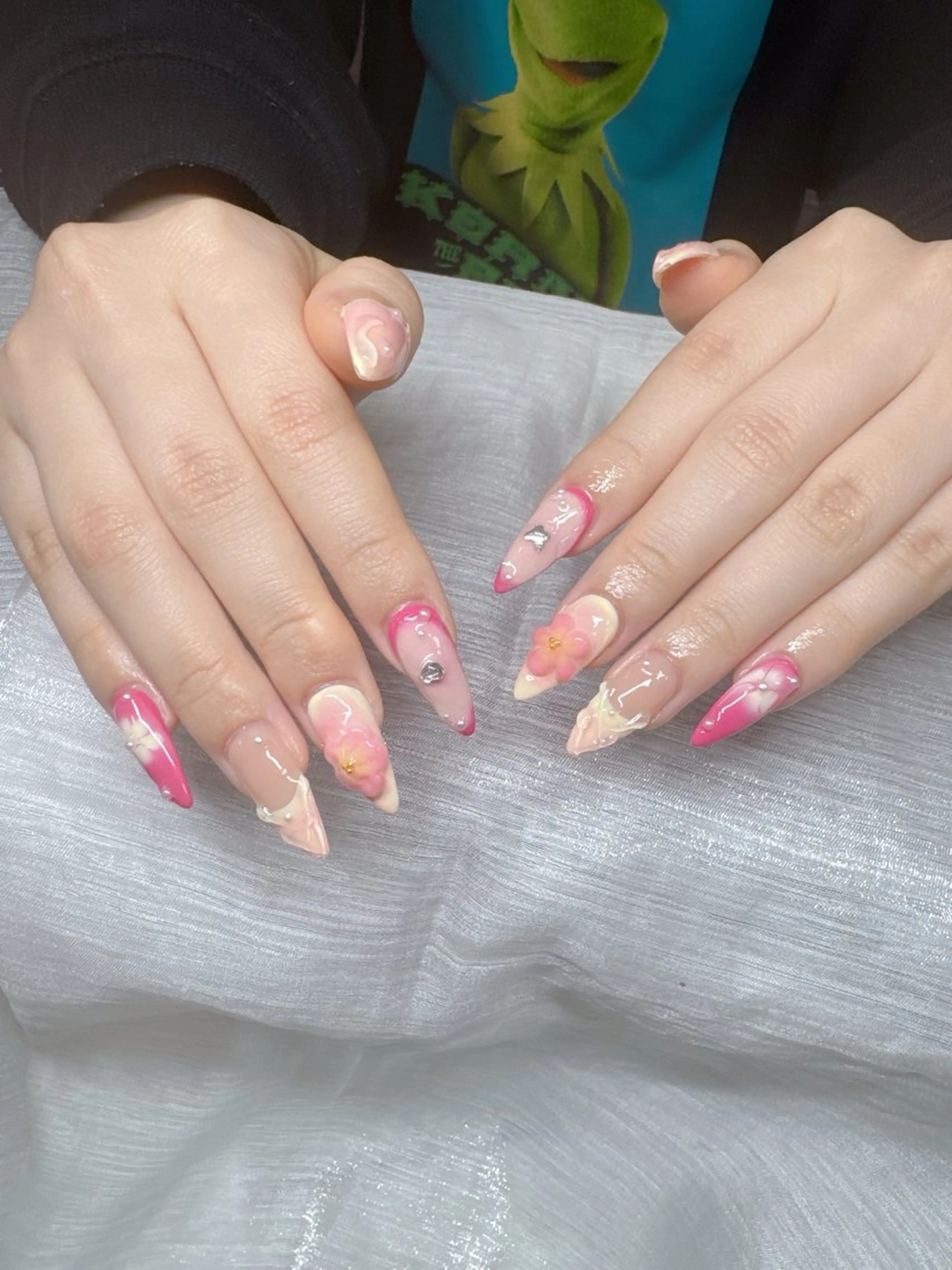 ネイル オーロラネイル チークネイル 長さ出し フットネイル フレンチネイル ハンドネイル Lee Ainのネイルデザイン