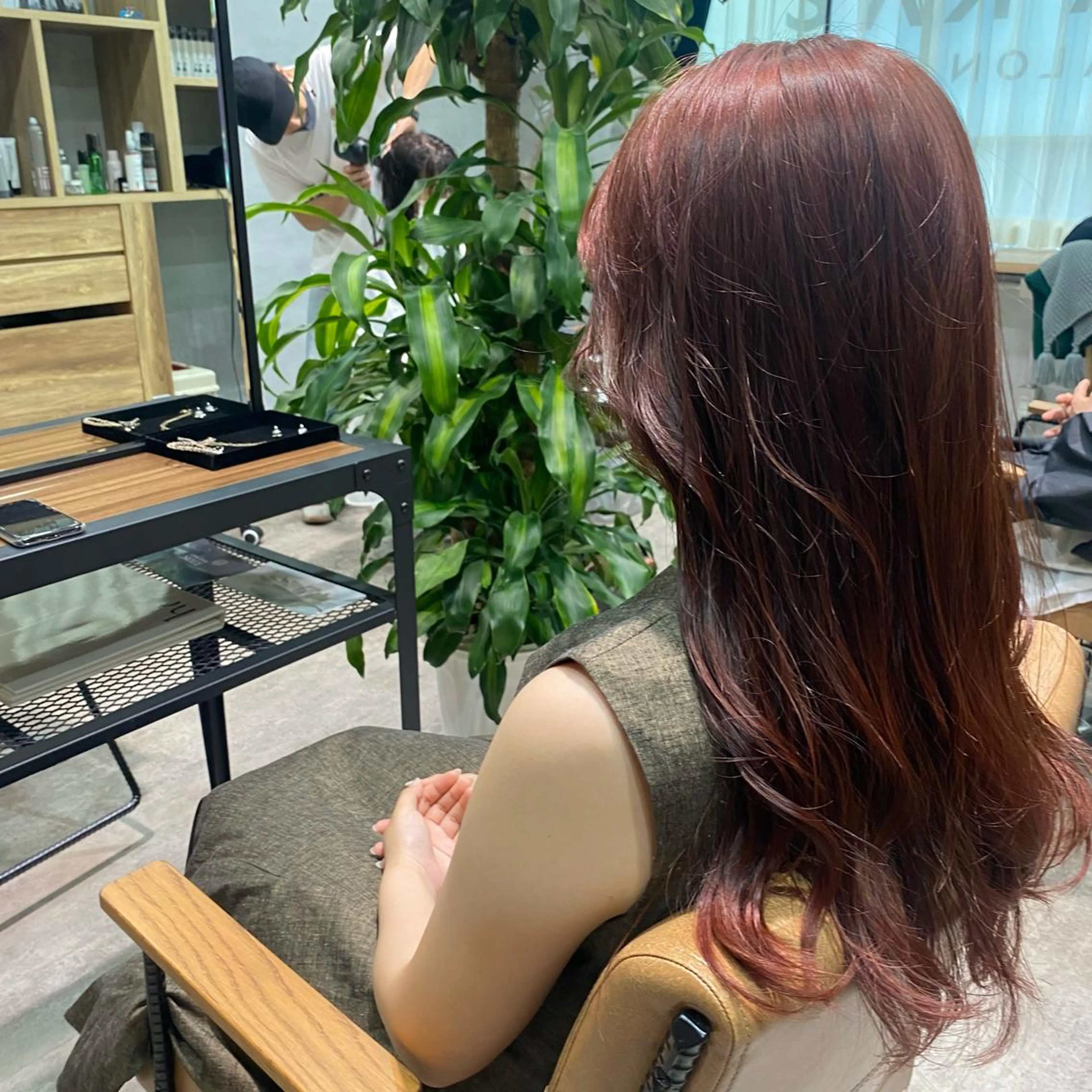 ロング ヘアカラー 大久保 優香のヘアスタイル