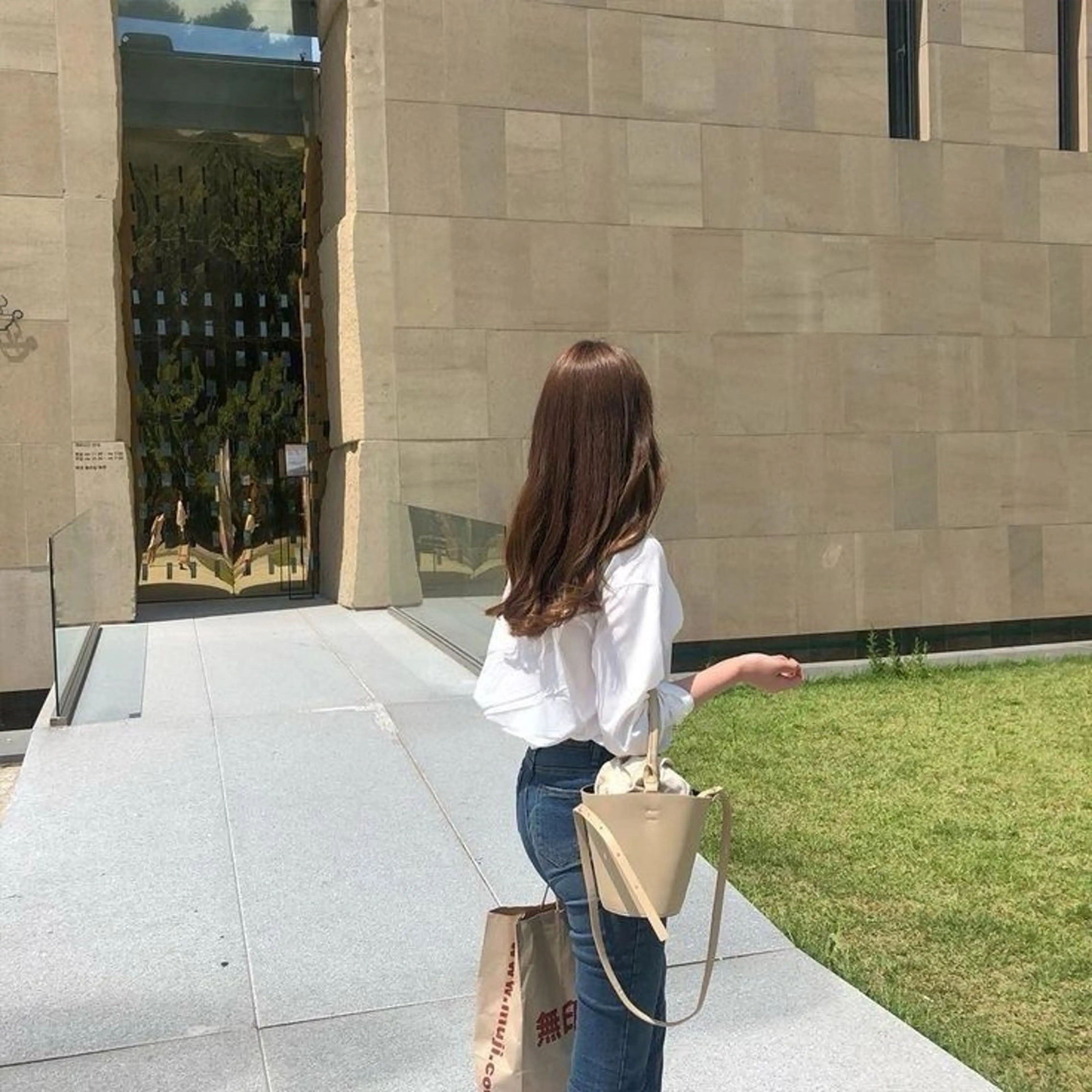 ロング カラー ヘアアレンジ 透け上品ハイトーン 職人ゆうと🤍のヘアスタイル