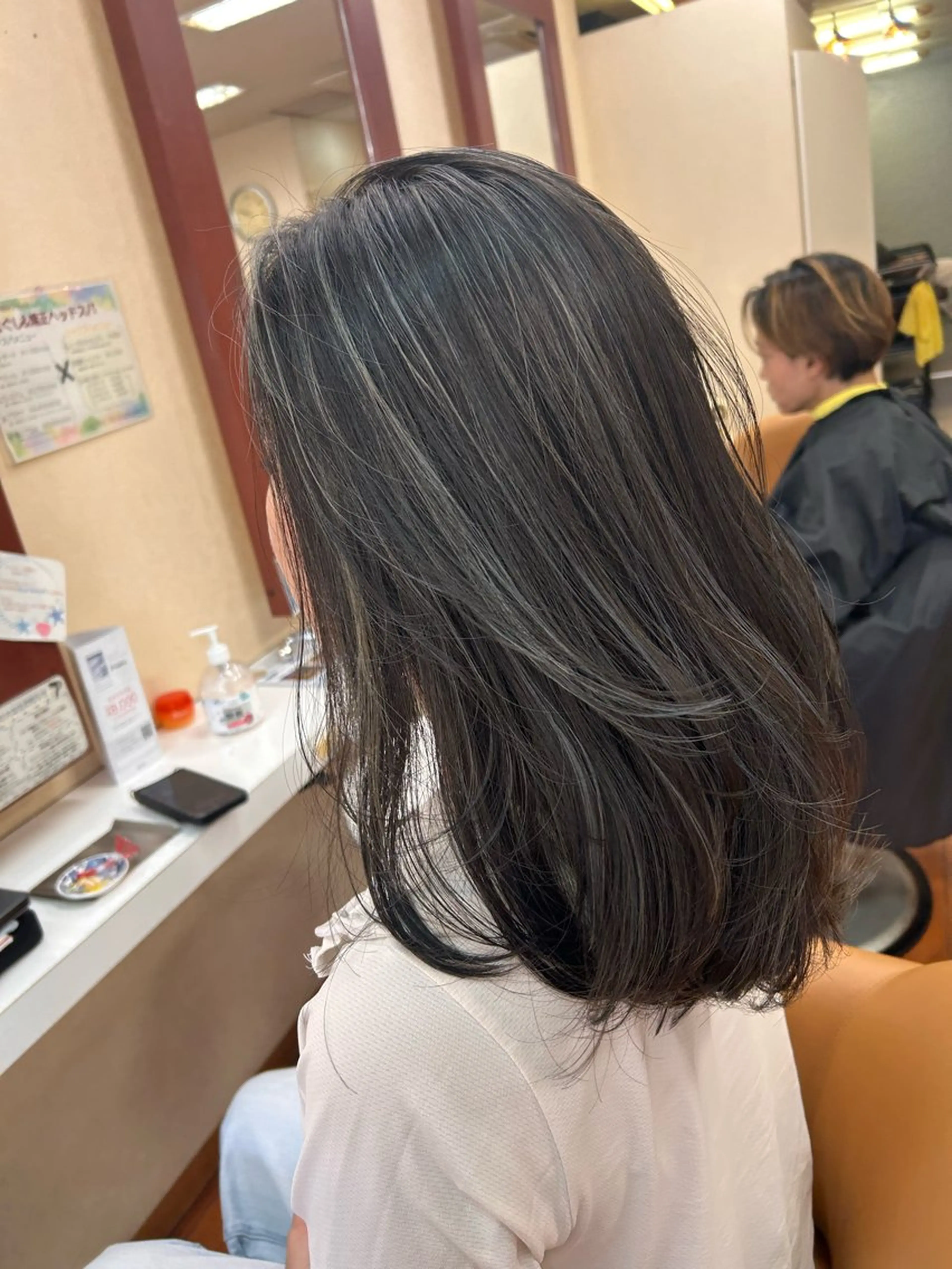 ミディアム カラー ヘアカラー 濱川 良栄のヘアスタイル