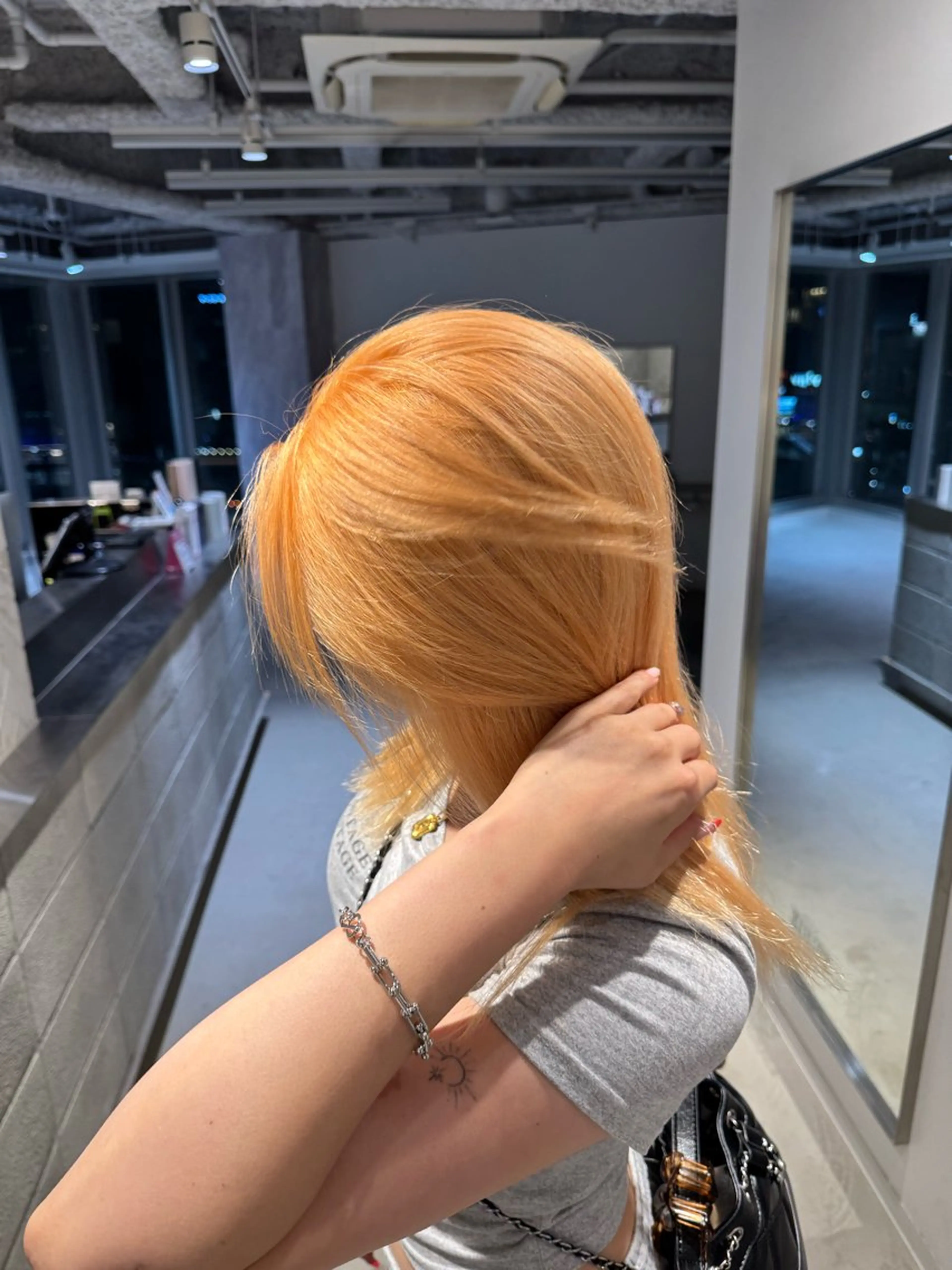 ロング カラー ヘアカラー トリートメント 店長　MANAMI ／ブリーチ／骨格ボブのヘアスタイル