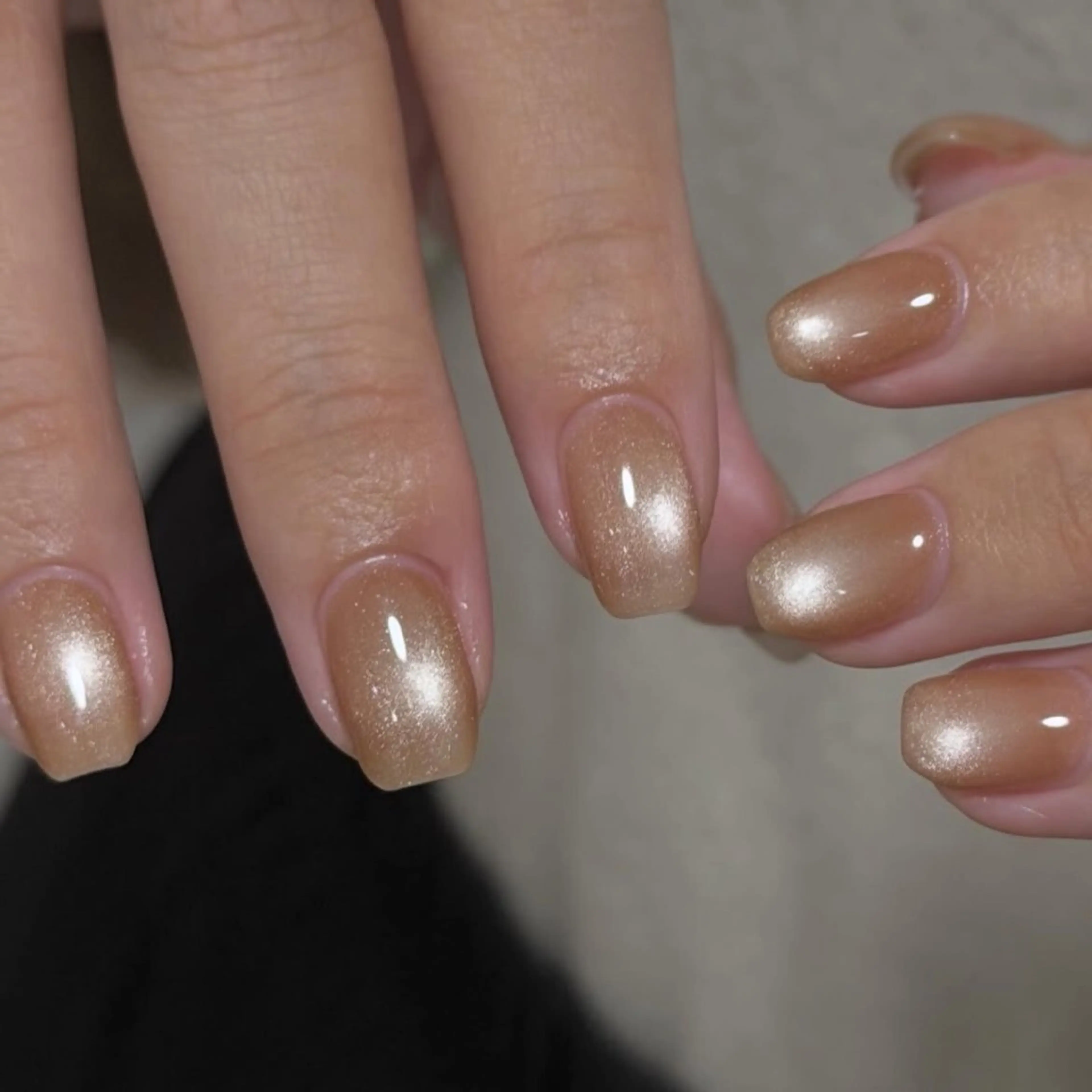 ネイル グラデーション ラメ(グリッター) マグネットネイル ミラーネイル ニュアンスネイル ハンドネイル Lumi de nails所属・Lumi de nailsのネイルデザイン