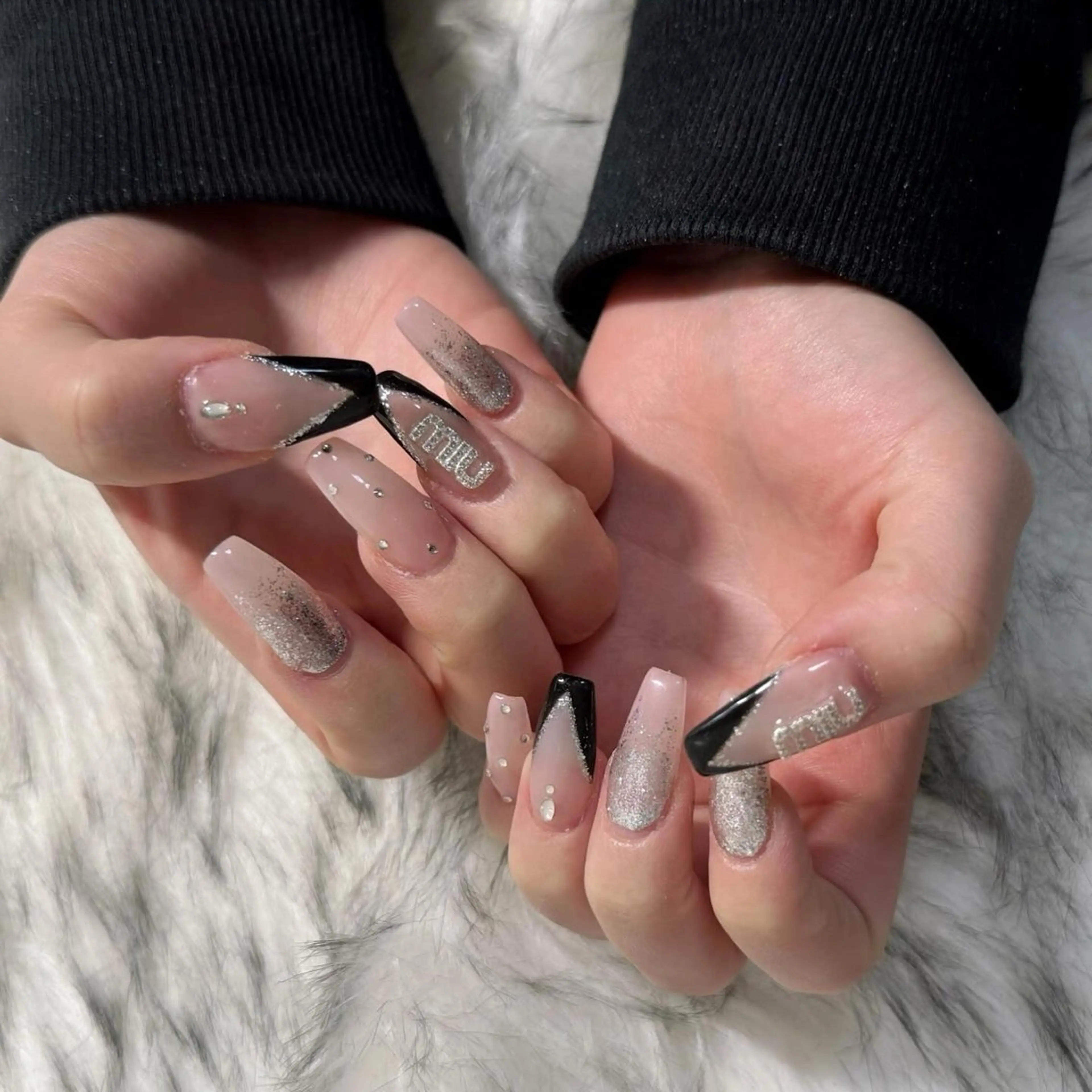 ロング ハンドネイル mao .のネイルデザイン