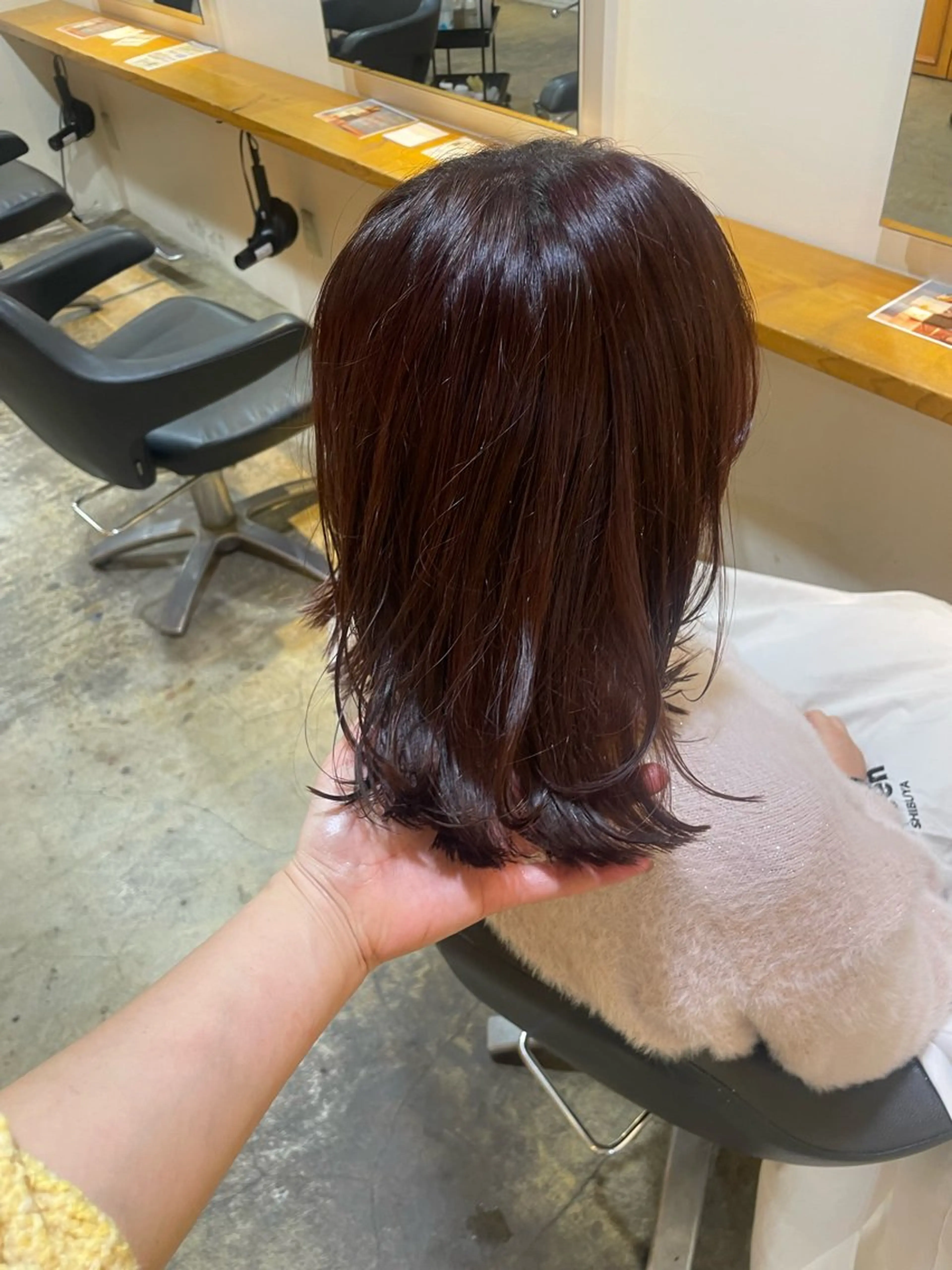 ミディアム カラー ラベンダーカラー ヘアカラー トリートメント MIOベージュカラー 柔らかいカラーのヘアスタイル