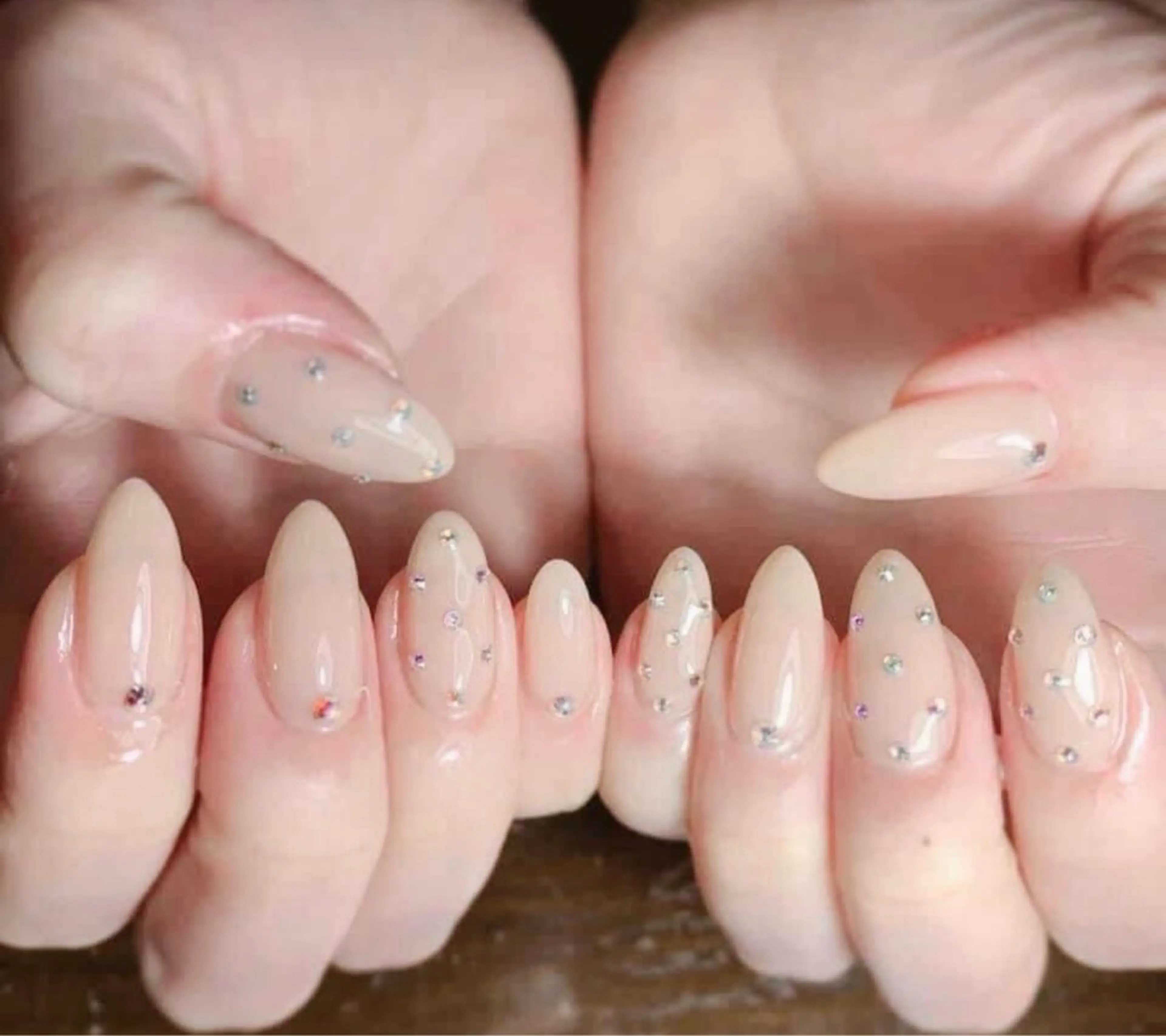 ネイル オーロラネイル ブルー チークネイル フットネイル フレンチネイル ハンドネイル Ami 68のネイルデザイン