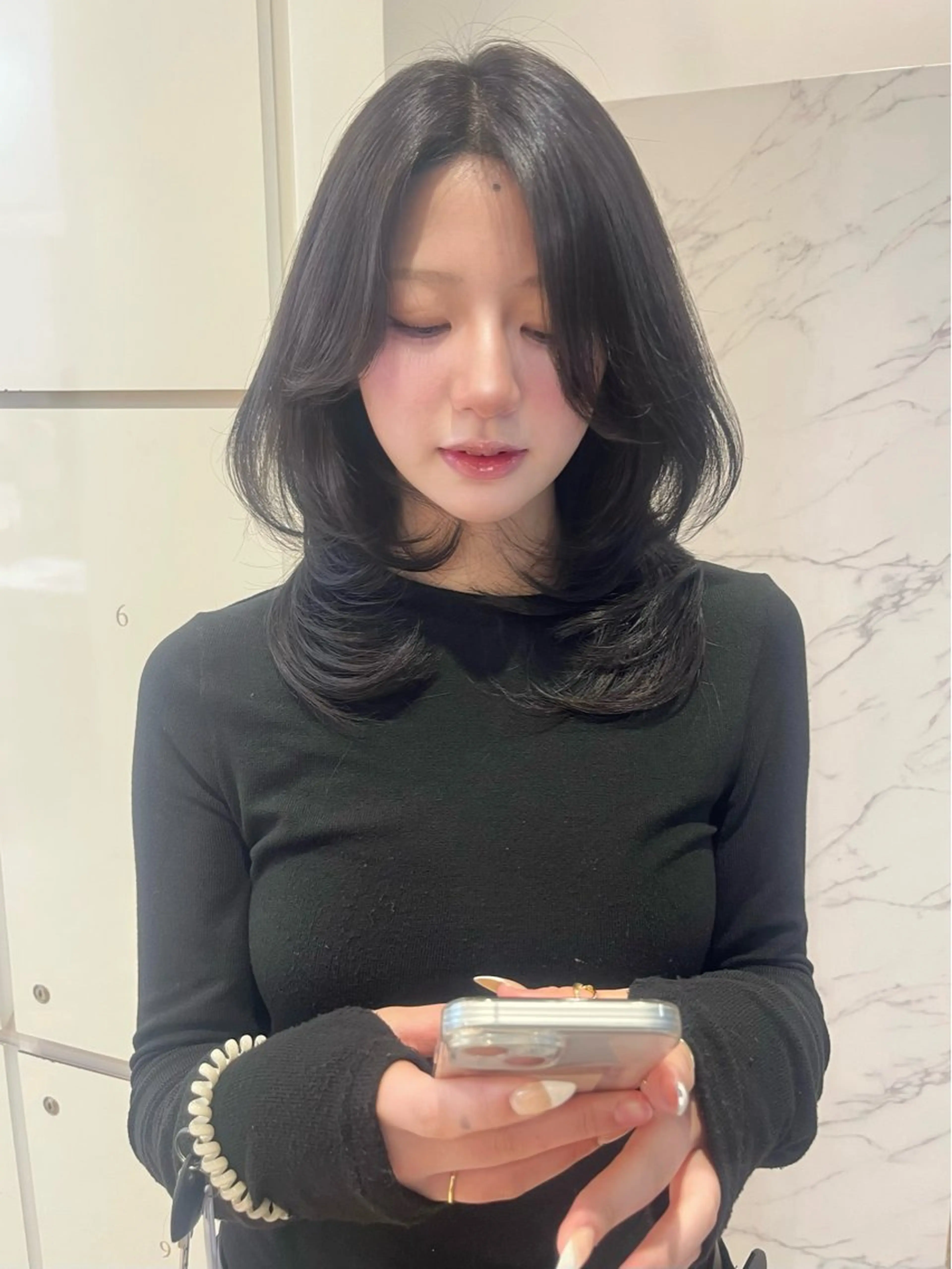 ミディアム ミディアムレイヤー ケアカラー レイヤーカット カット ヘアカラー トリートメント 透明感カラー/京都 /Himari🩶のヘアスタイル