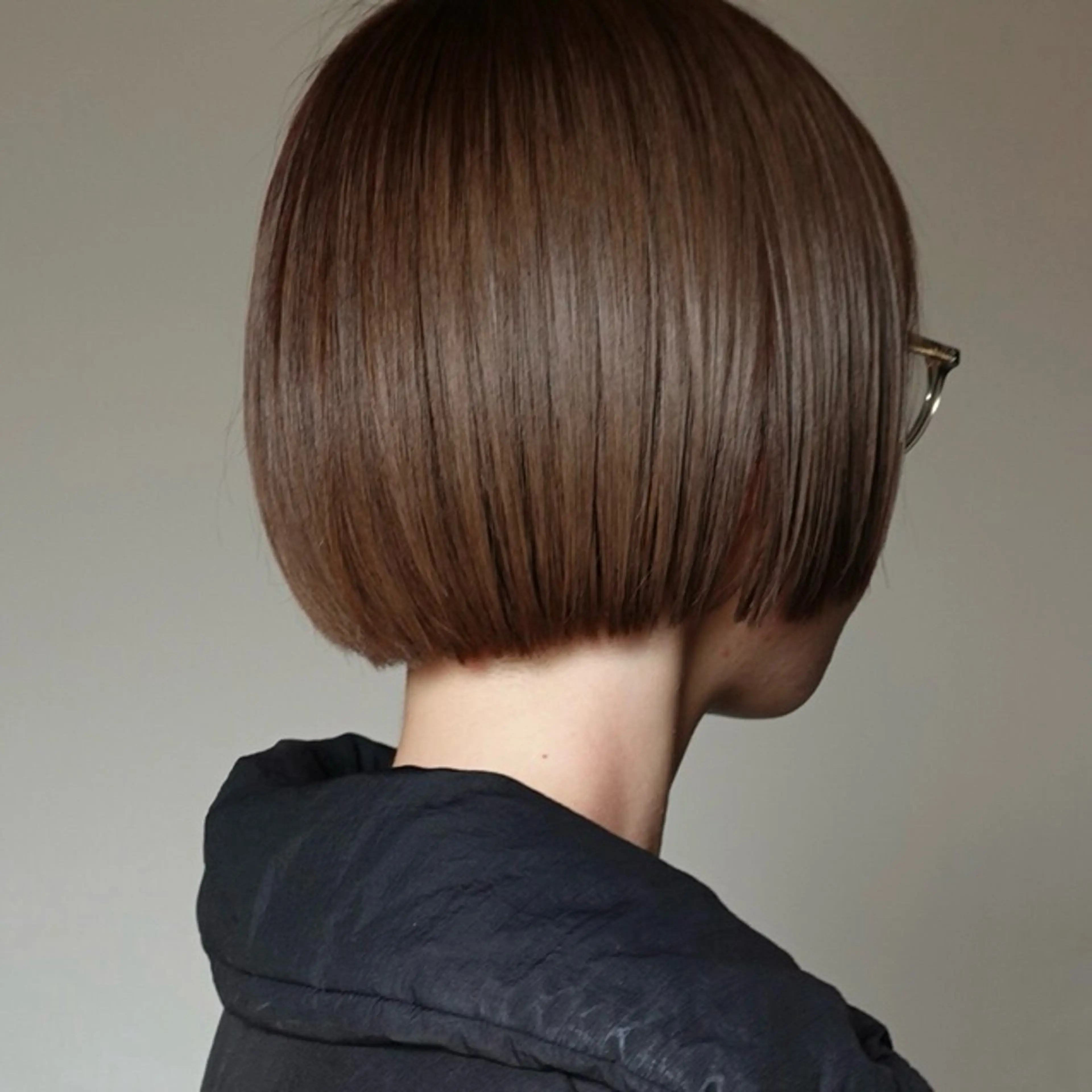 ショート カラー ブリーチ ブラウンカラー ダブルカラー グレージュ ヘーゼル カット ヘアカラー room3小出 奈央子のヘアスタイル