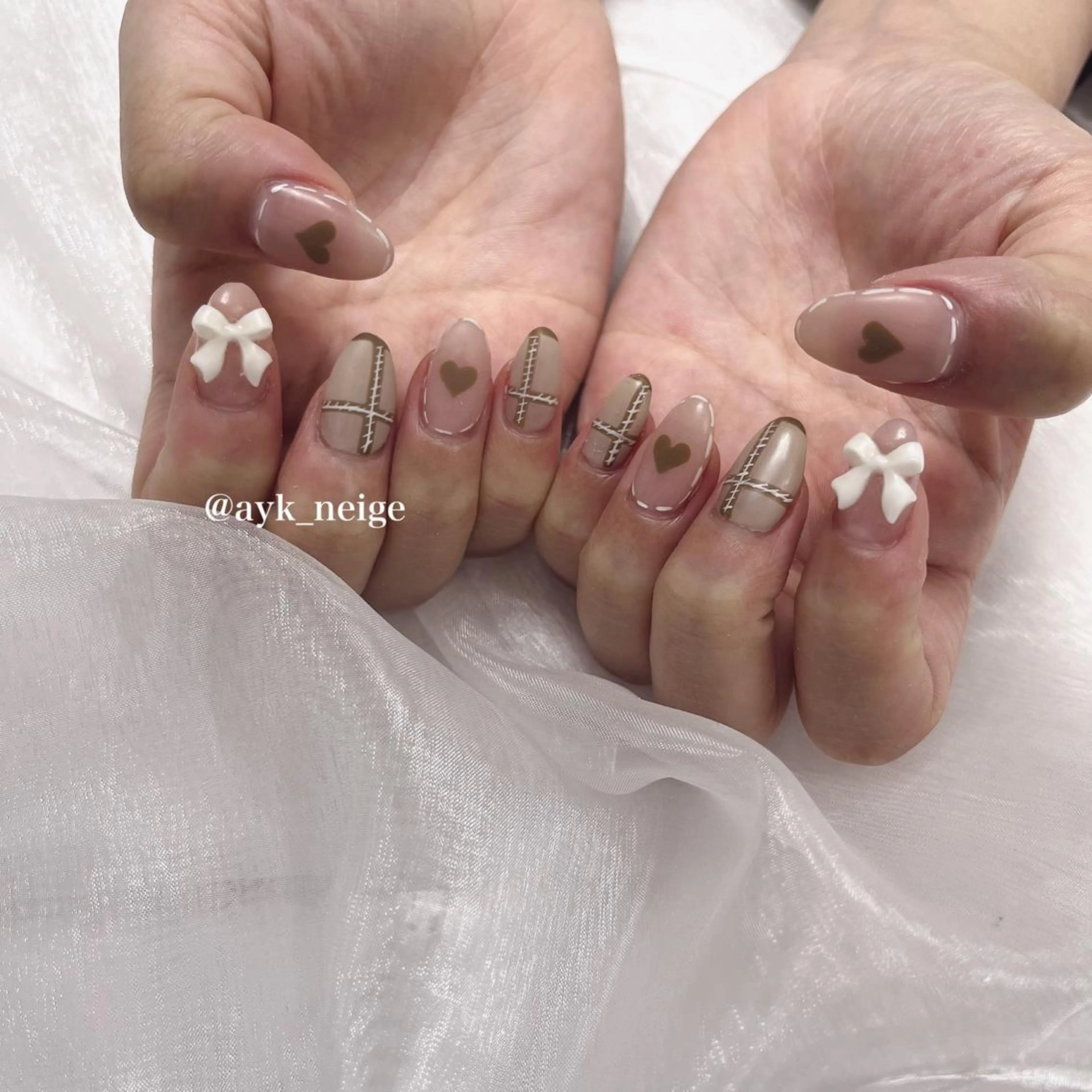 ネイル フットネイル フレンチネイル キラキラネイル 韓国ネイル リボン n'eige nail所属・大谷 綾香のネイルデザイン