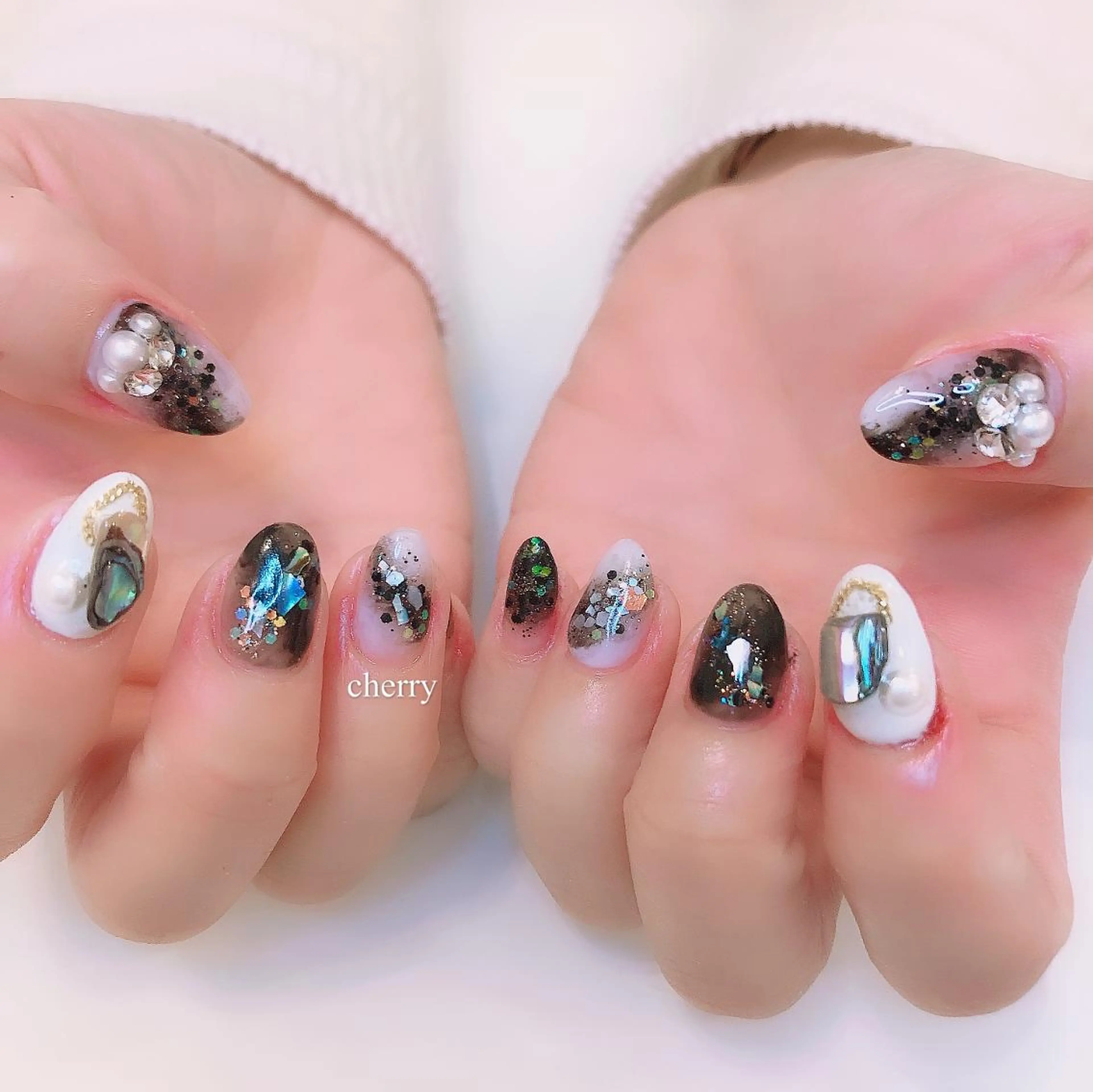 ネイル ジェルネイル SAKURA 🍒のネイルデザイン