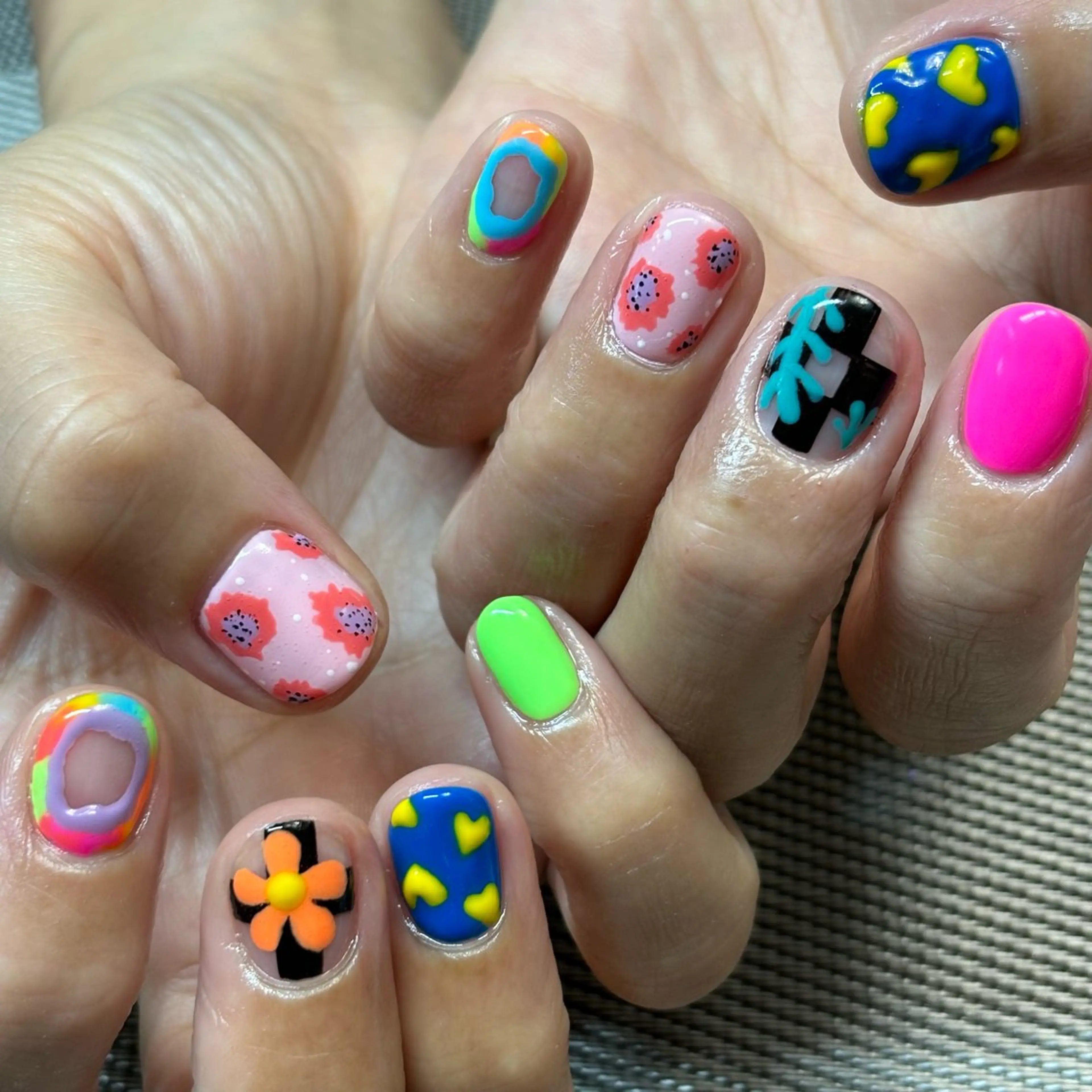 ネイル MiRanda Nail所属・MiRanda 保坂 舞のネイルデザイン