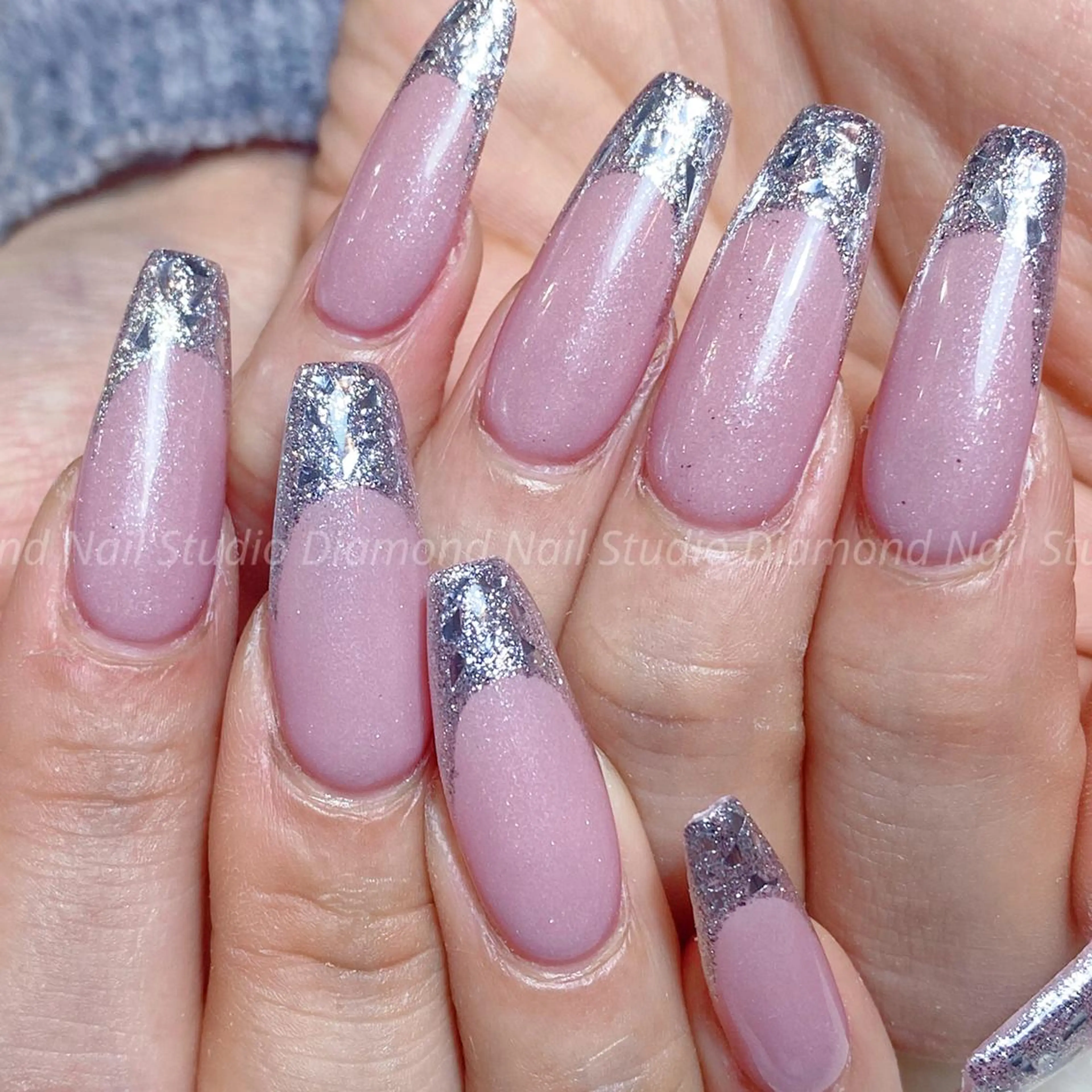 ネイル アートネイル オーロラネイル フラッシュネイル ガーリー キラキラネイル ハンドネイル DIAMOND 💅のネイルデザイン