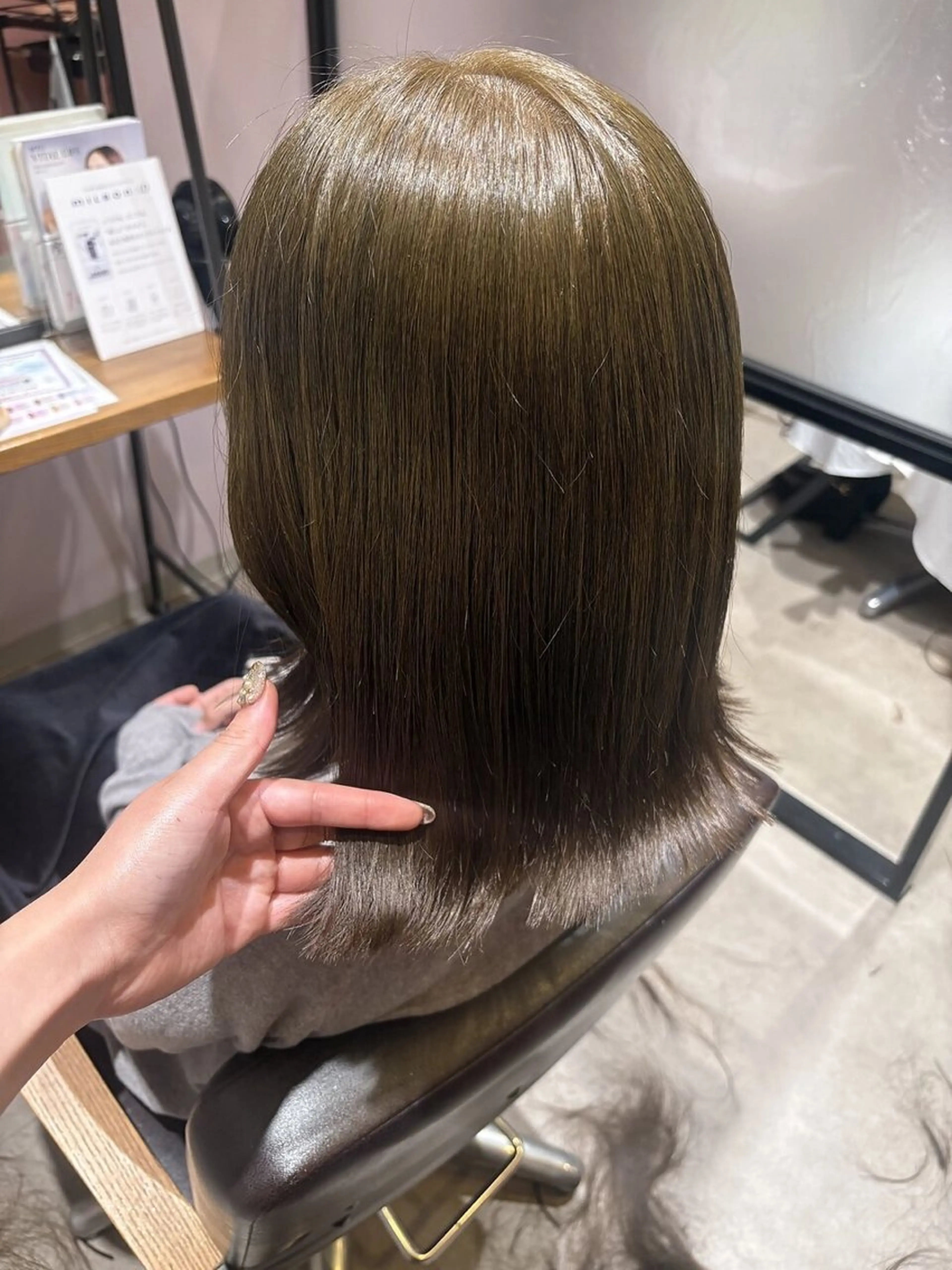 カラー 西原 愛紗のヘアスタイル