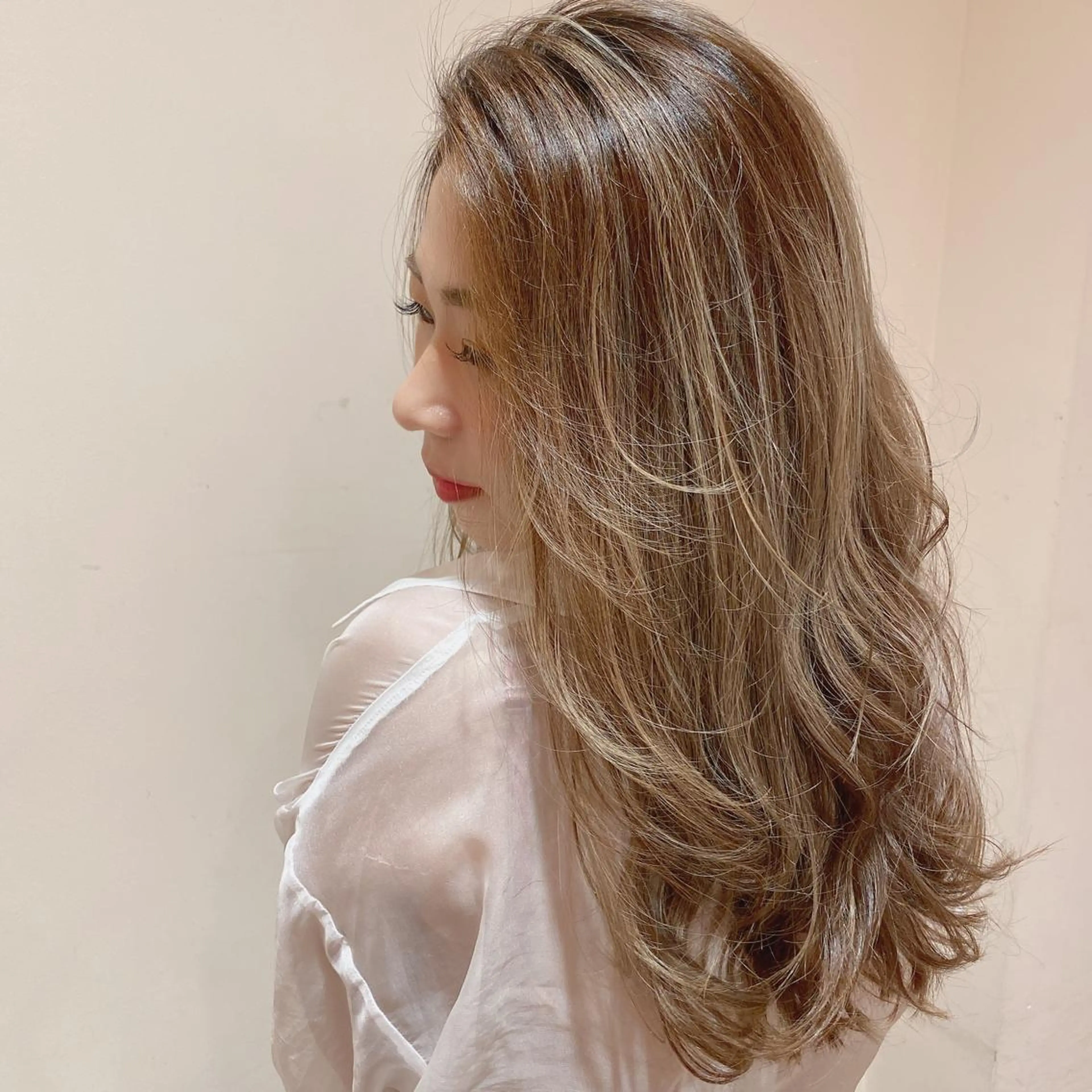カラー PELE WAKAのヘアスタイル