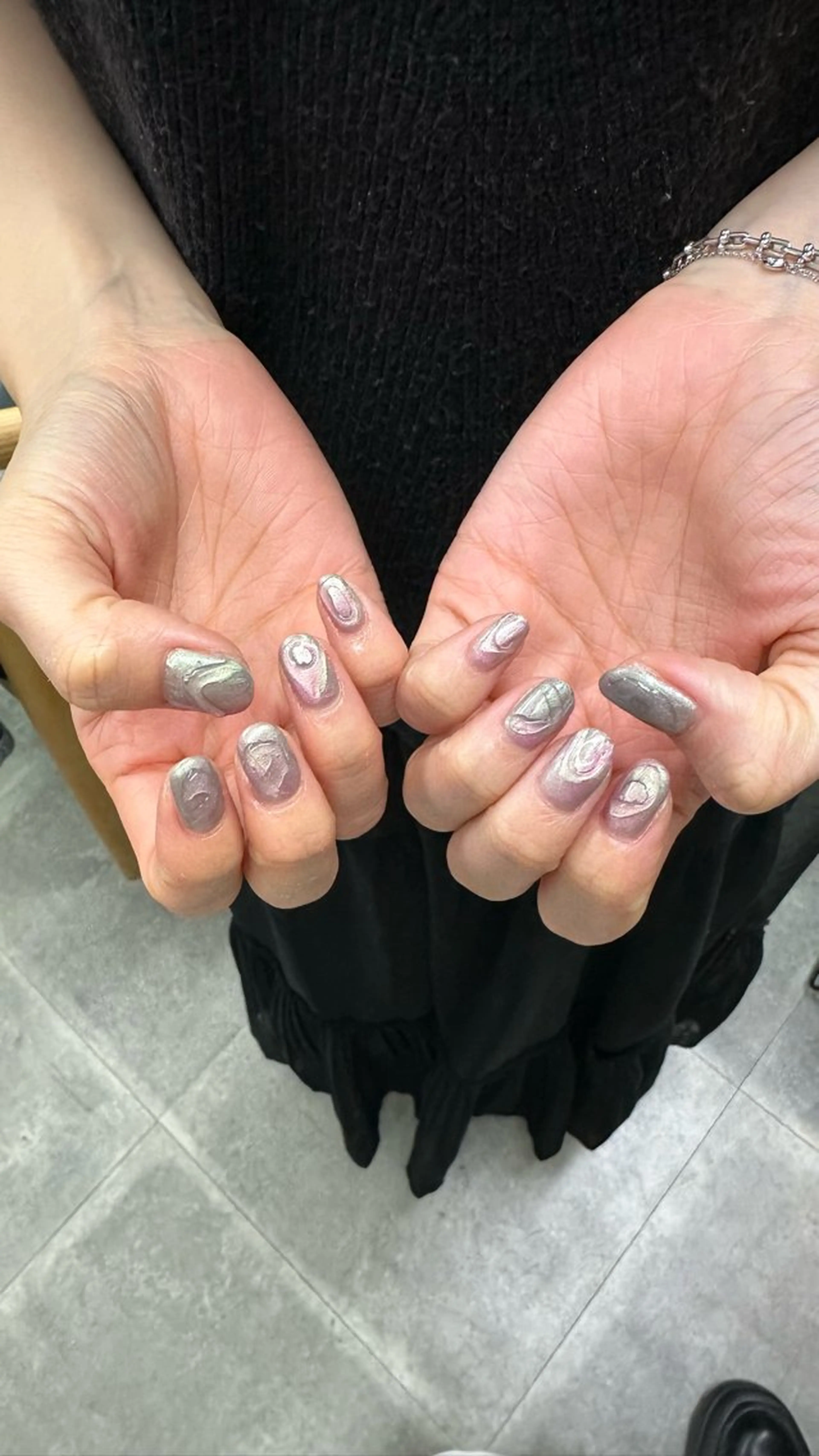 ネイル アートネイル べっ甲ネイル ジェルネイル グリーン ハート nailstudio eviz新宿店のネイルデザイン