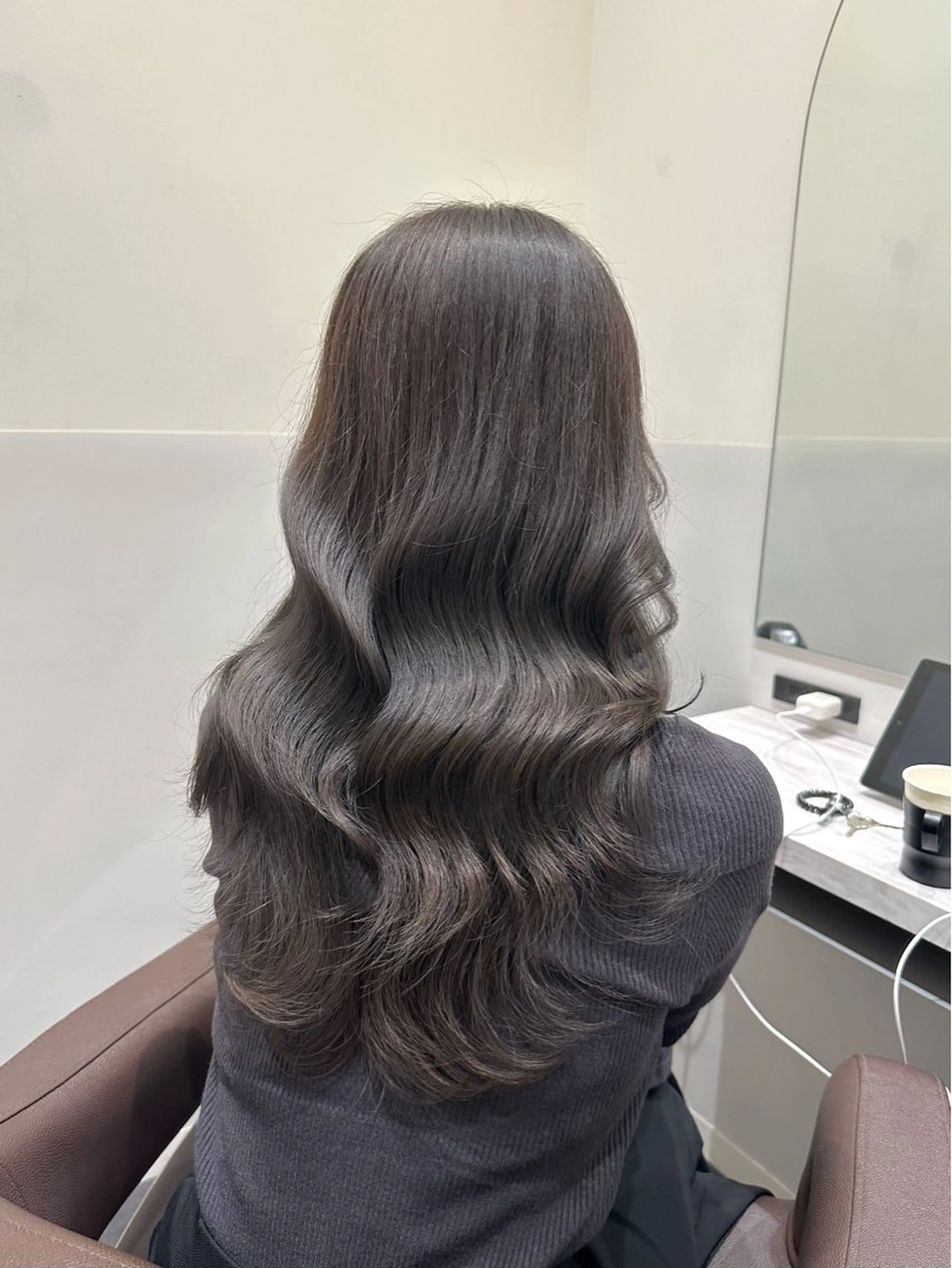 セミロング カラー グレージュ レイヤーカット LUMO所属・矢野 晃平のヘアスタイル