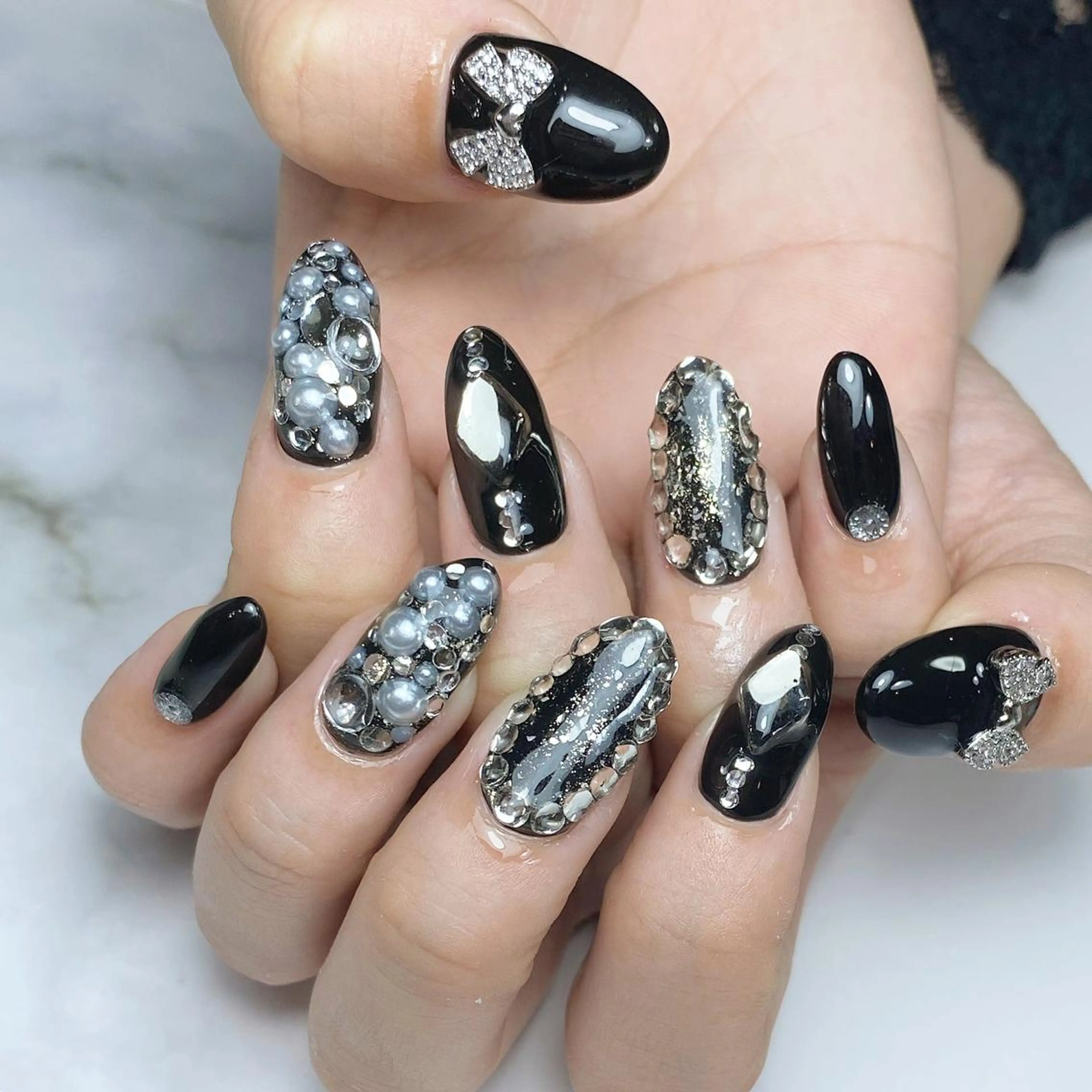 ネイル キラキラネイル ハンドネイル Nail ameria megu所属・ameria meguのネイルデザイン