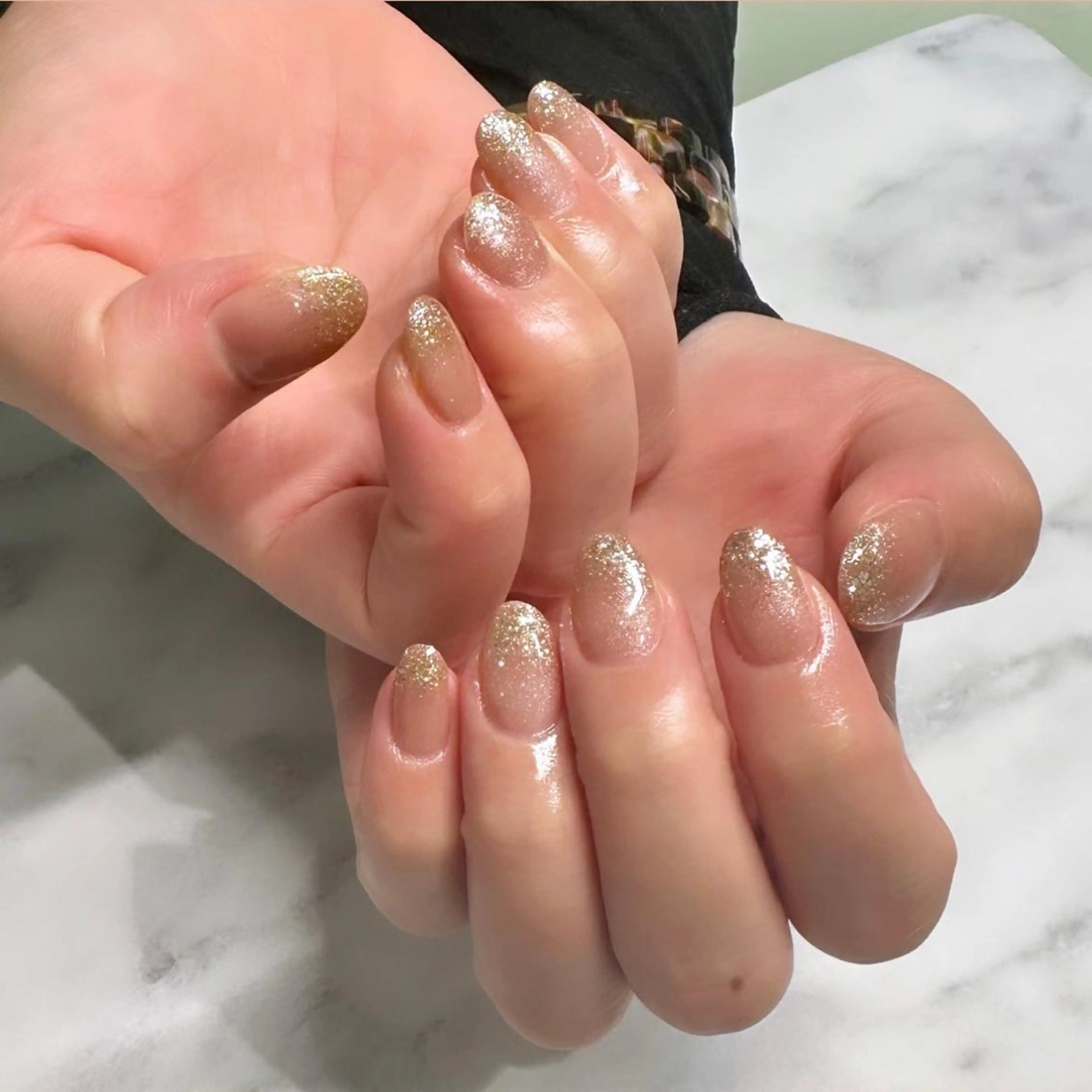 ネイル グラデーション ラメ(グリッター) ラメグラデーション Bianca浦和西口 竹ノ内  愛彩のネイルデザイン