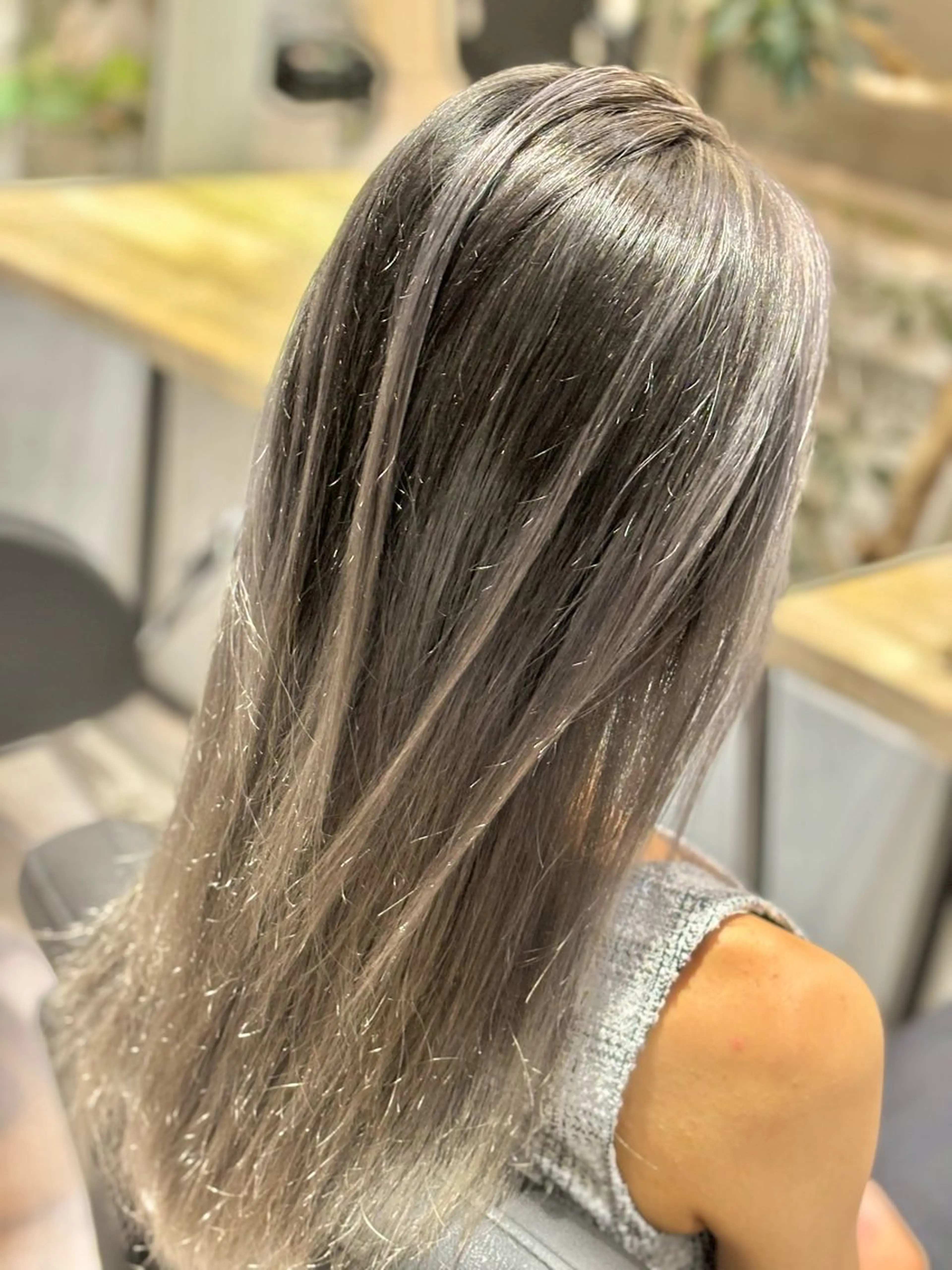 ミディアム カラー ヘアアレンジ ヘアカラー 髪質改善×ハイトーン 中田啄也のヘアスタイル