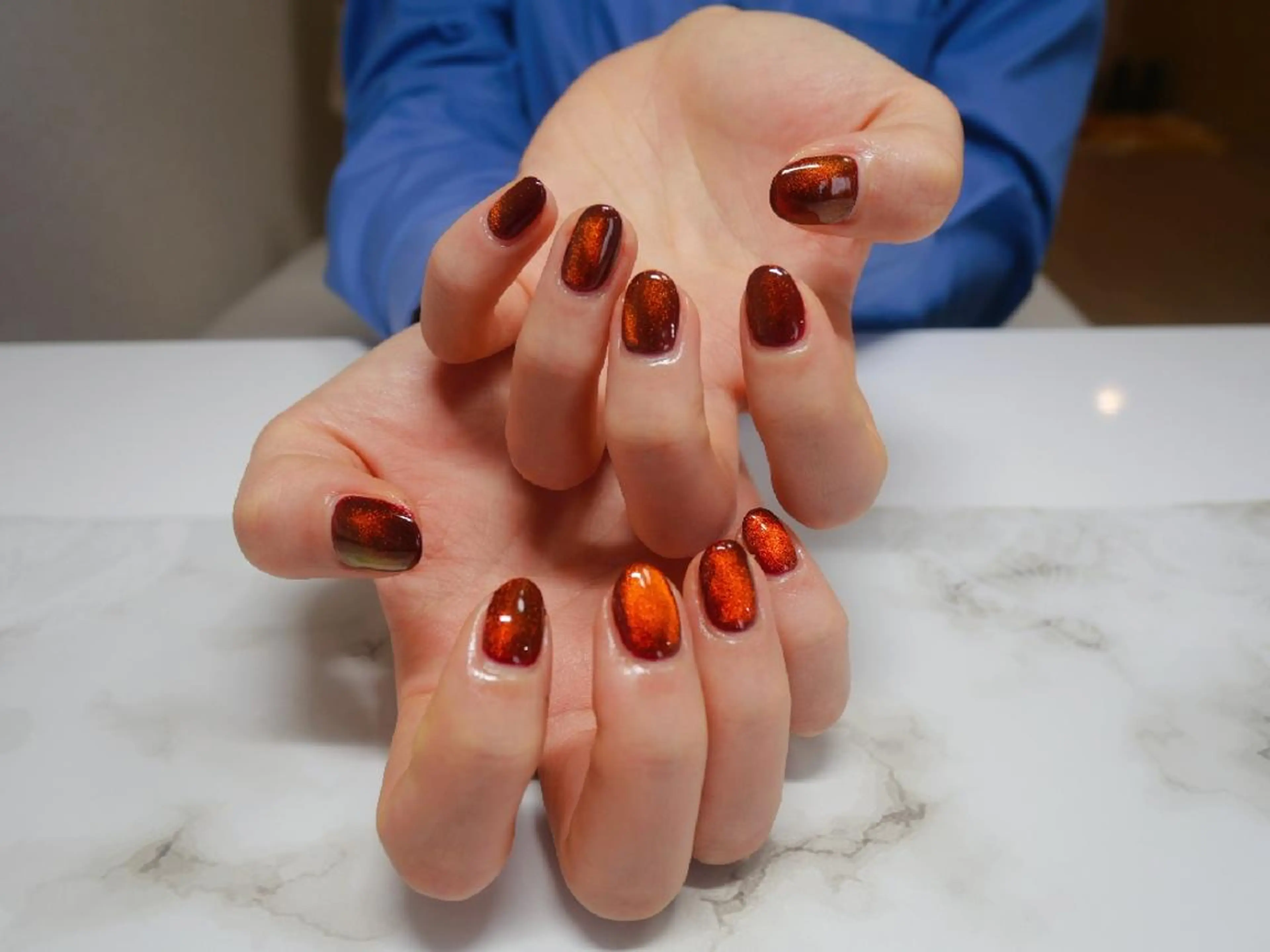 ネイル ジェルネイル マグネットネイル ワンカラーネイル 赤色 ハンドネイル Nailsalon Graciasのネイルデザイン