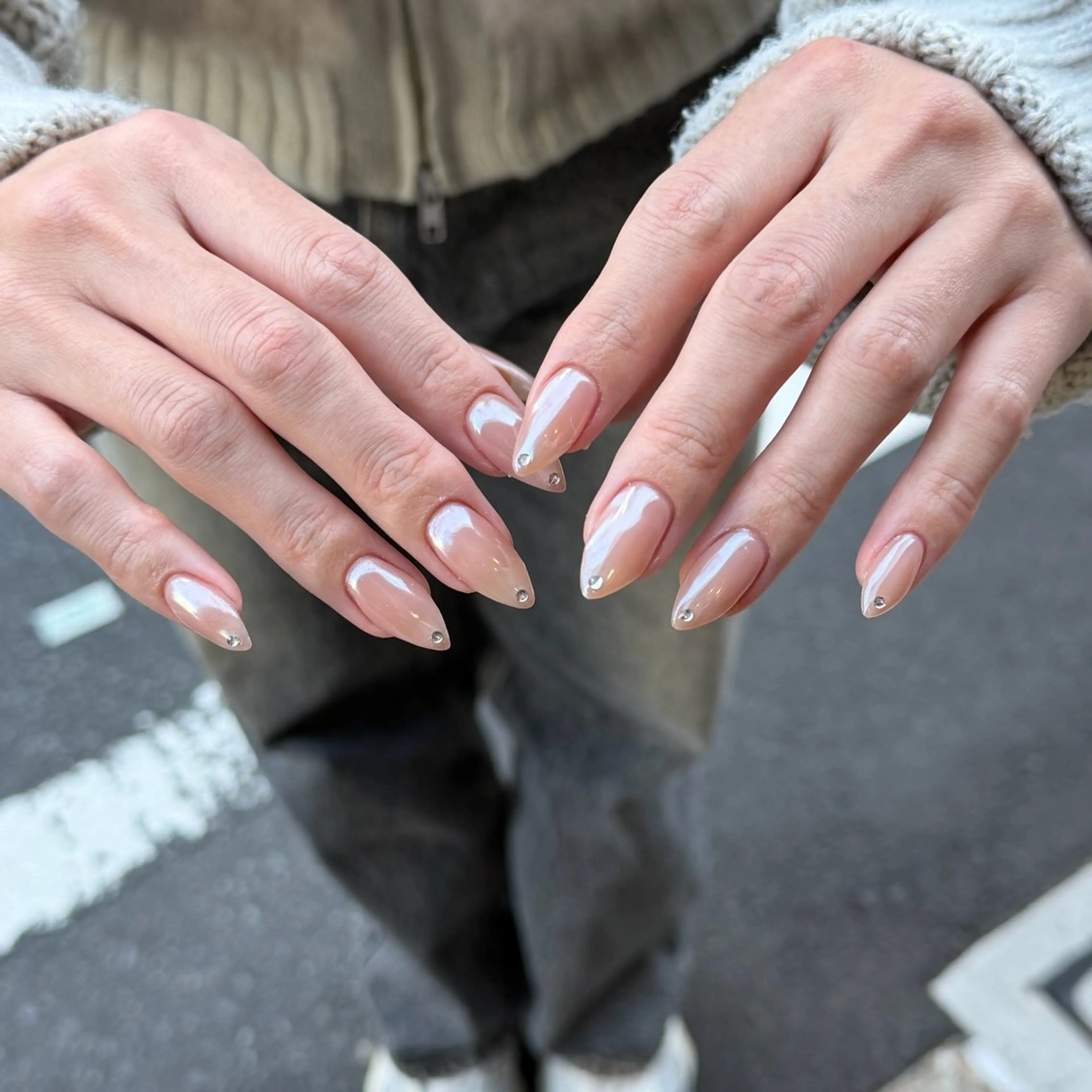 ネイル ミラーネイル ハンドネイル 𝐫𝐚𝐢 𝐧𝐚𝐢𝐥の眉毛・アイブロウイメージ