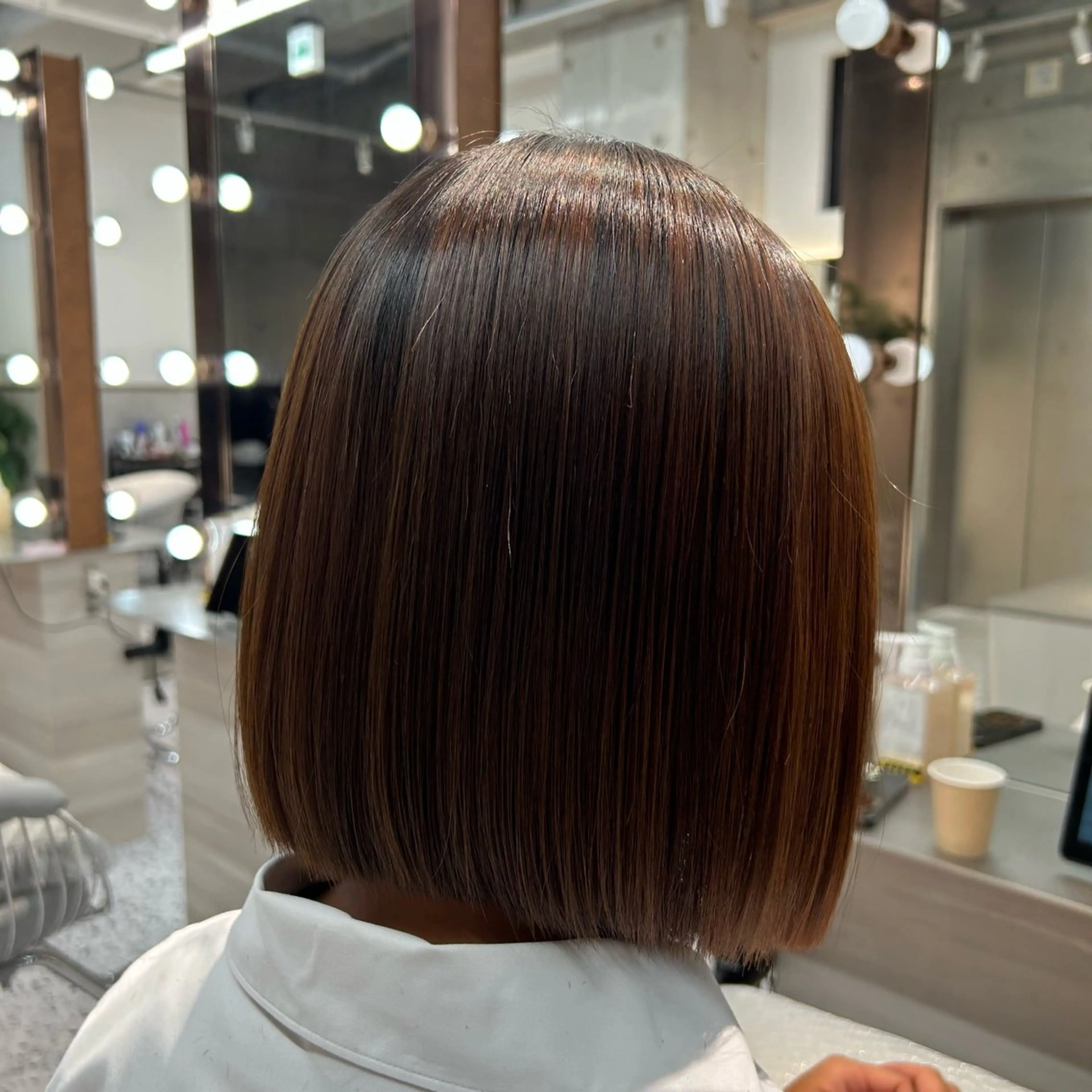 ミディアム 切りっぱなしボブ ボブレイヤー アッシュ アッシュブラウン ボブ ボブ/髪質改善 jionのヘアスタイル