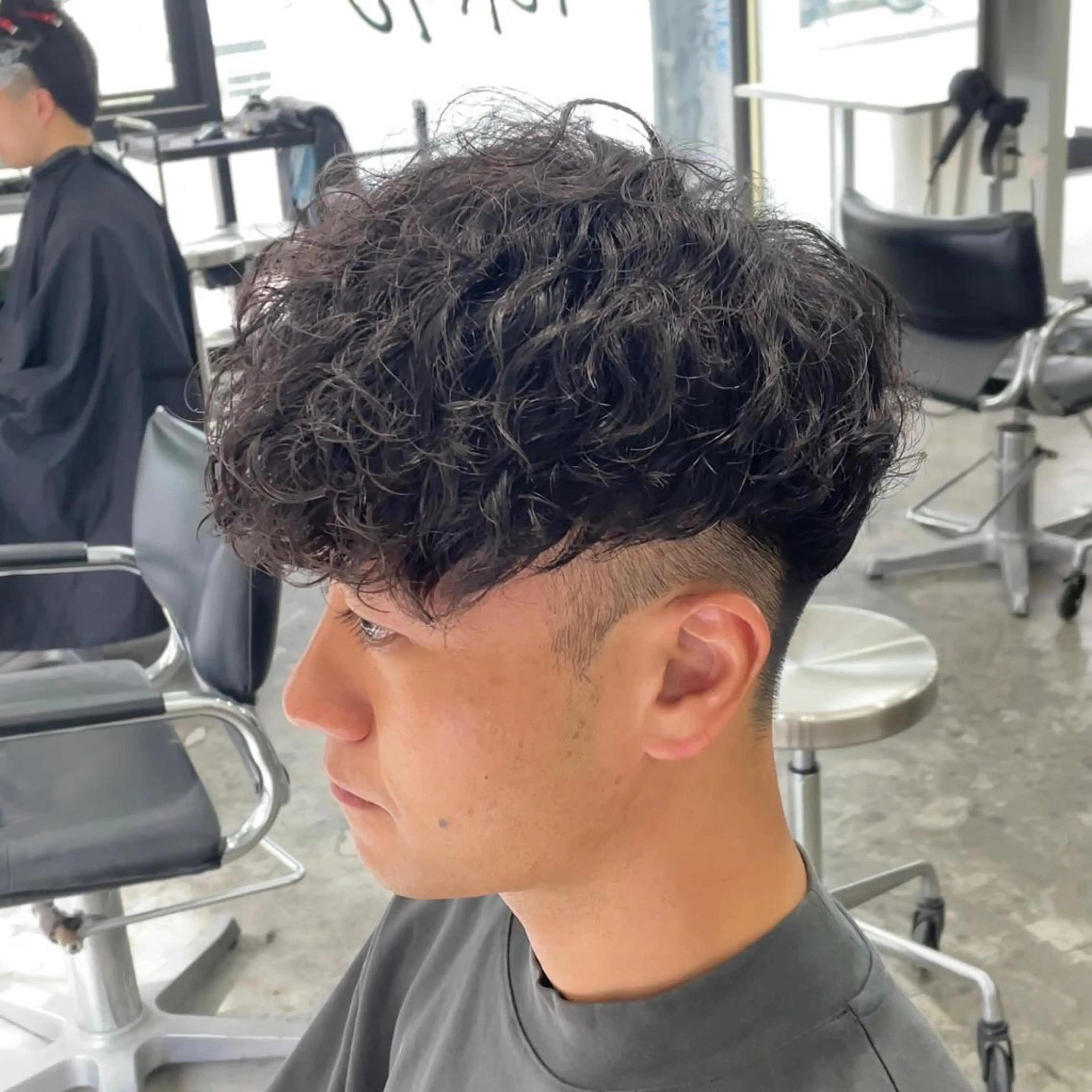 ショート パーマ メンズ スペインカール カット パーマ メンズ特化美容師/ 藤戸 椋のヘアスタイル