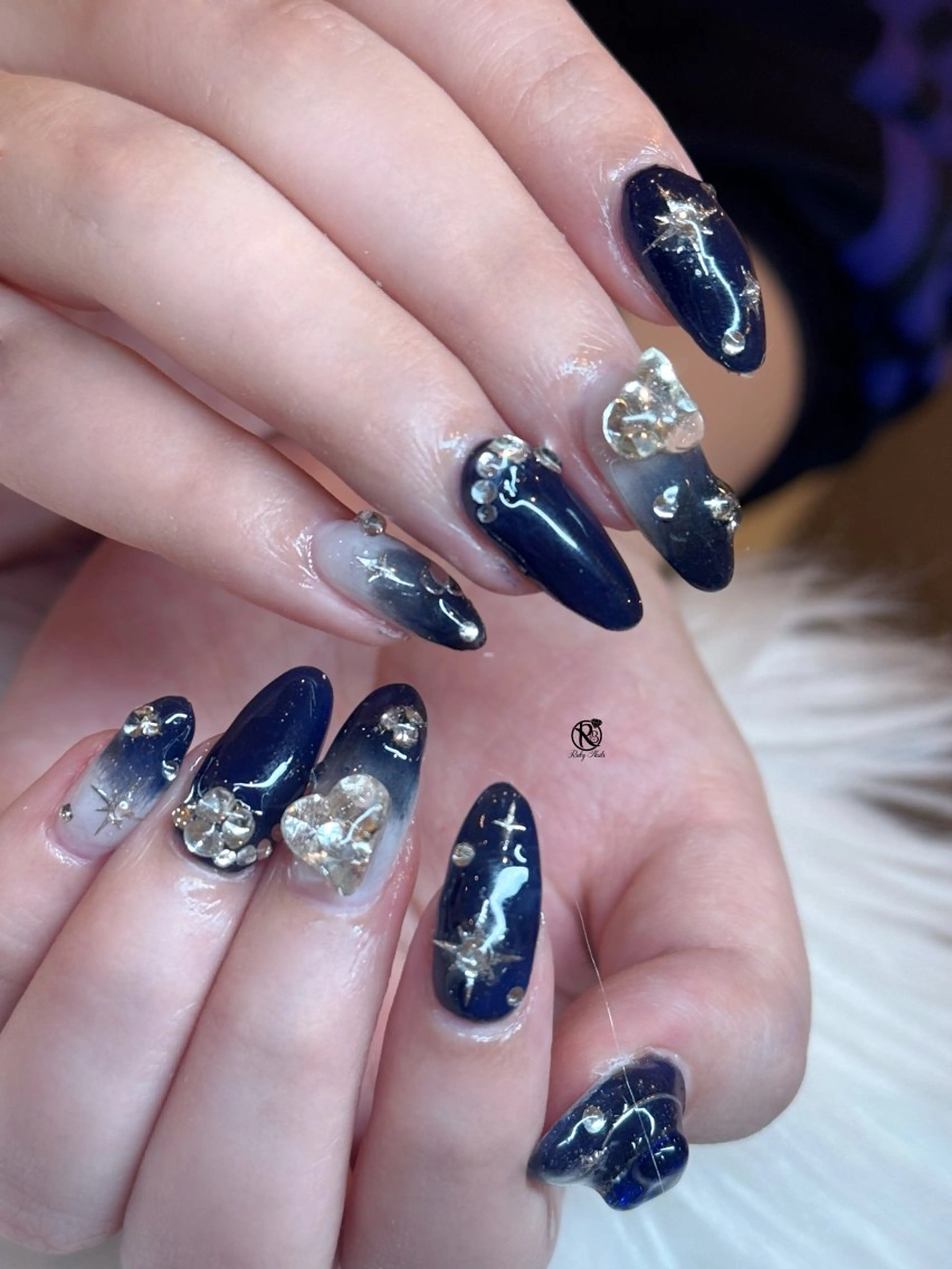 ネイル ボルドー ブラウン チークネイル ドット フットネイル ハンドネイル CHERRYネイルサロン所属・チェリネイルサロン 霞ヶ関のネイルデザイン