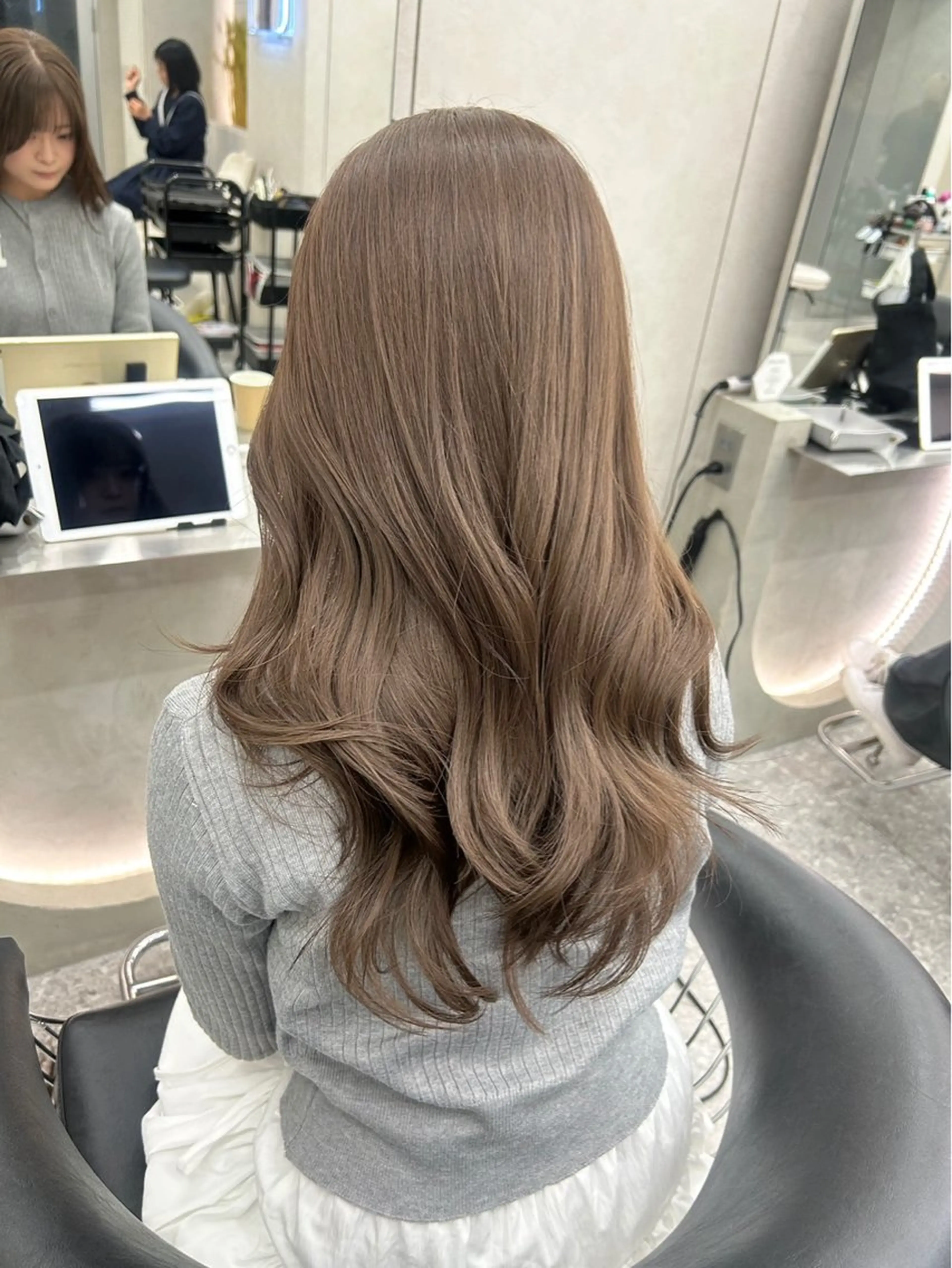 カラー ヘアカラー Lond mare所属・あ い か 🎀 レイヤーカットのヘアスタイル