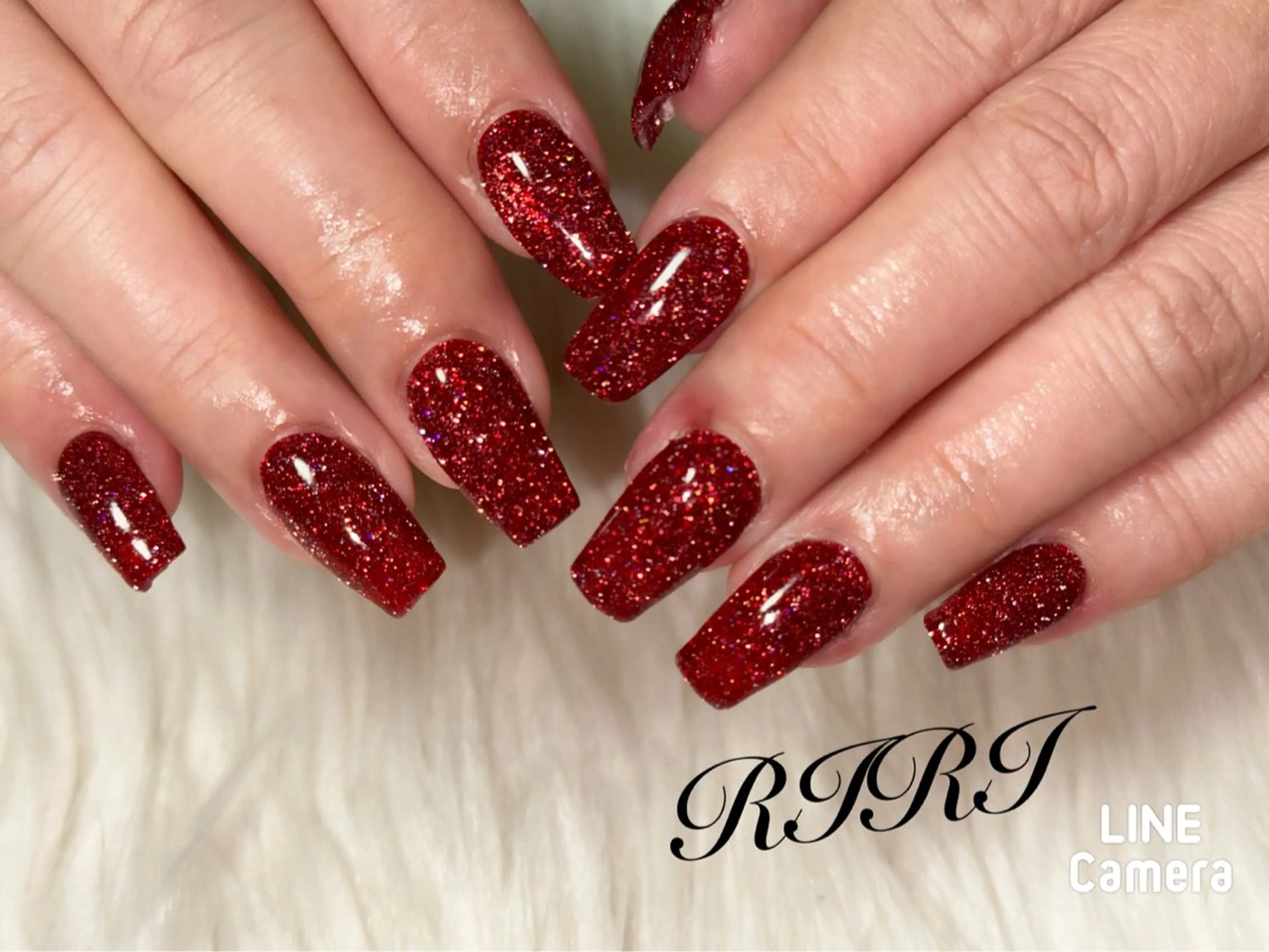 ネイル フラッシュネイル ジェルネイル ロングネイル 赤色 スカルプネイル ハンドネイル riri オーナーのネイルデザイン