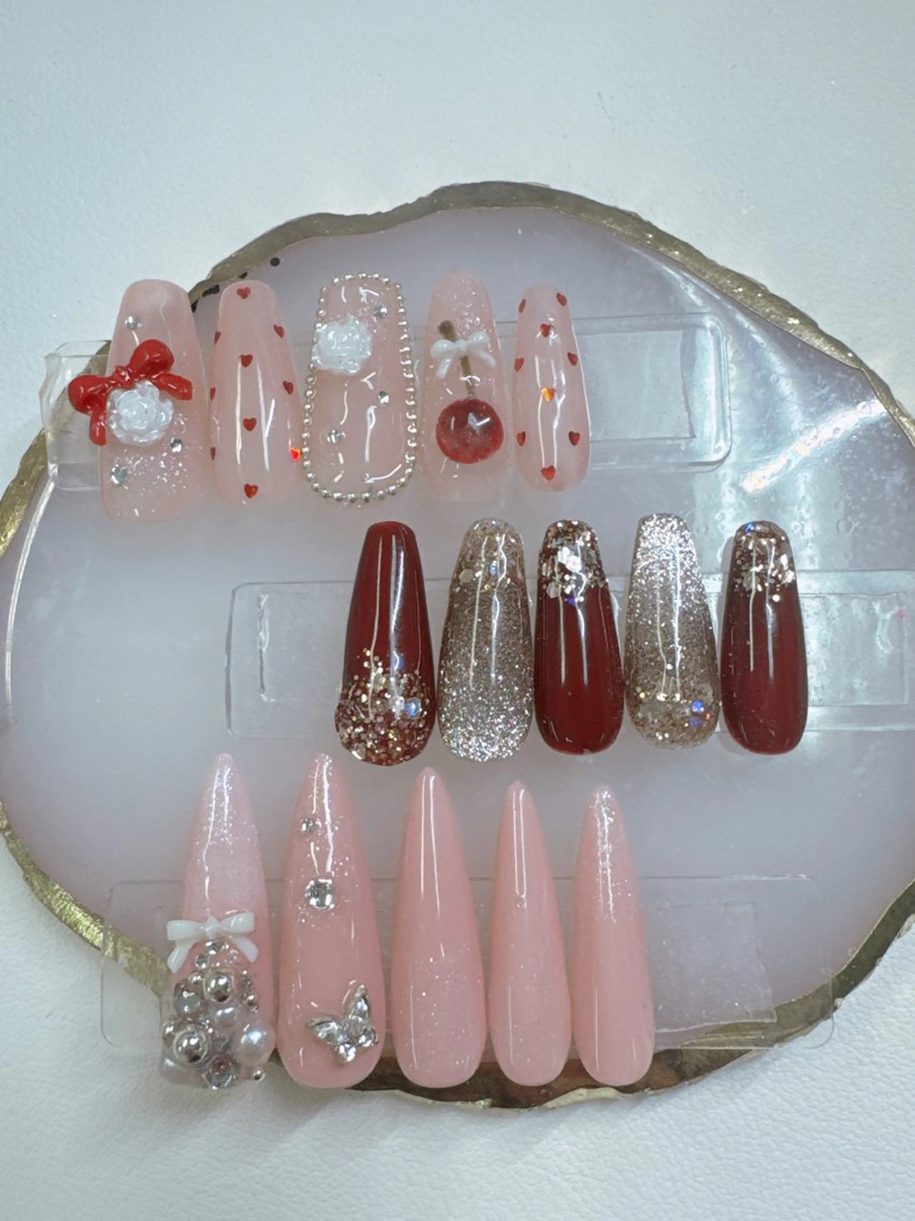 ネイル フレンチネイル ジェルネイル ガラスフレンチ キラキラネイル パラジェル ハンドネイル クイーンズネイル銀座所属・Queeens nailのネイルデザイン