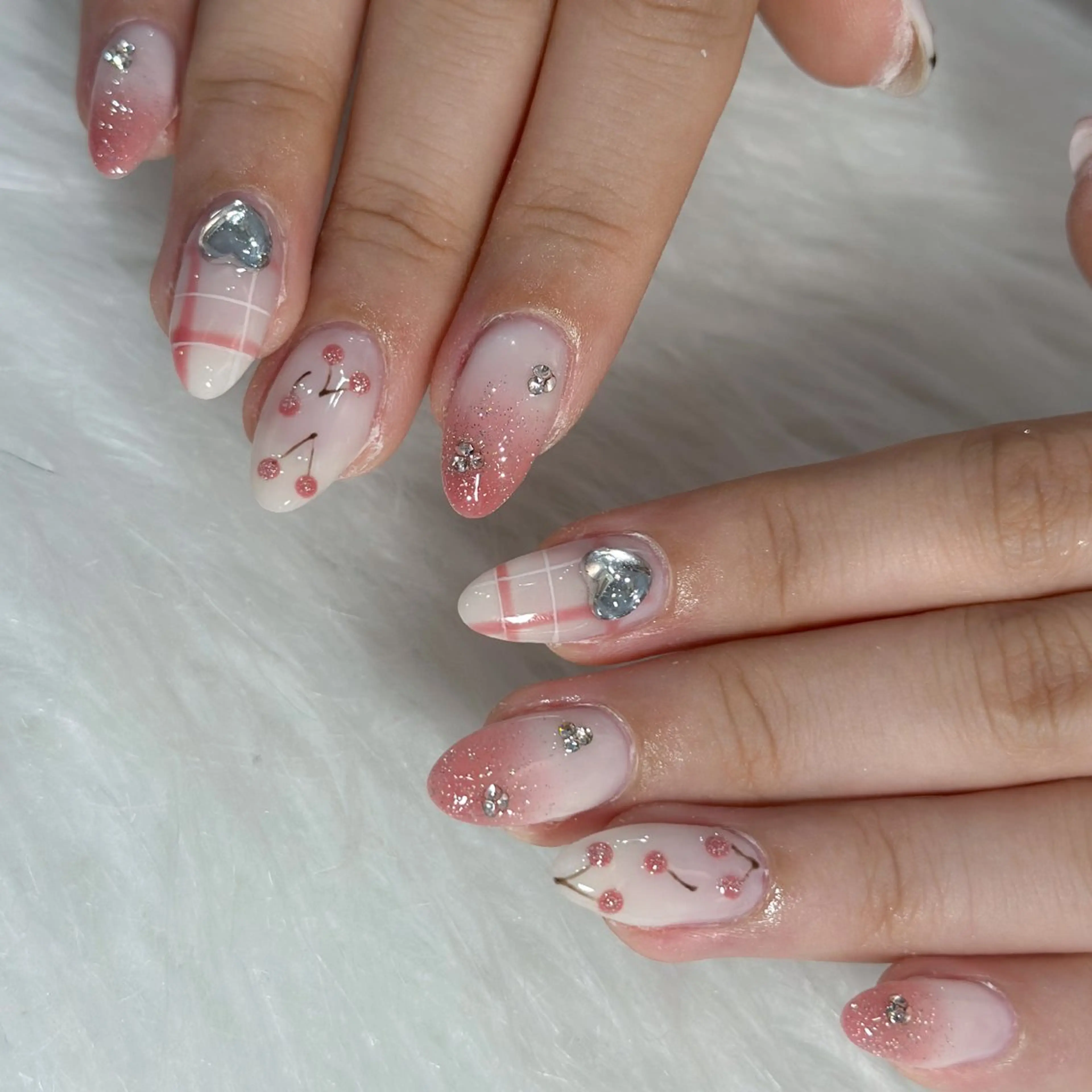 ネイル ハンドネイル フットネイル LAVISH nanamiのネイルデザイン