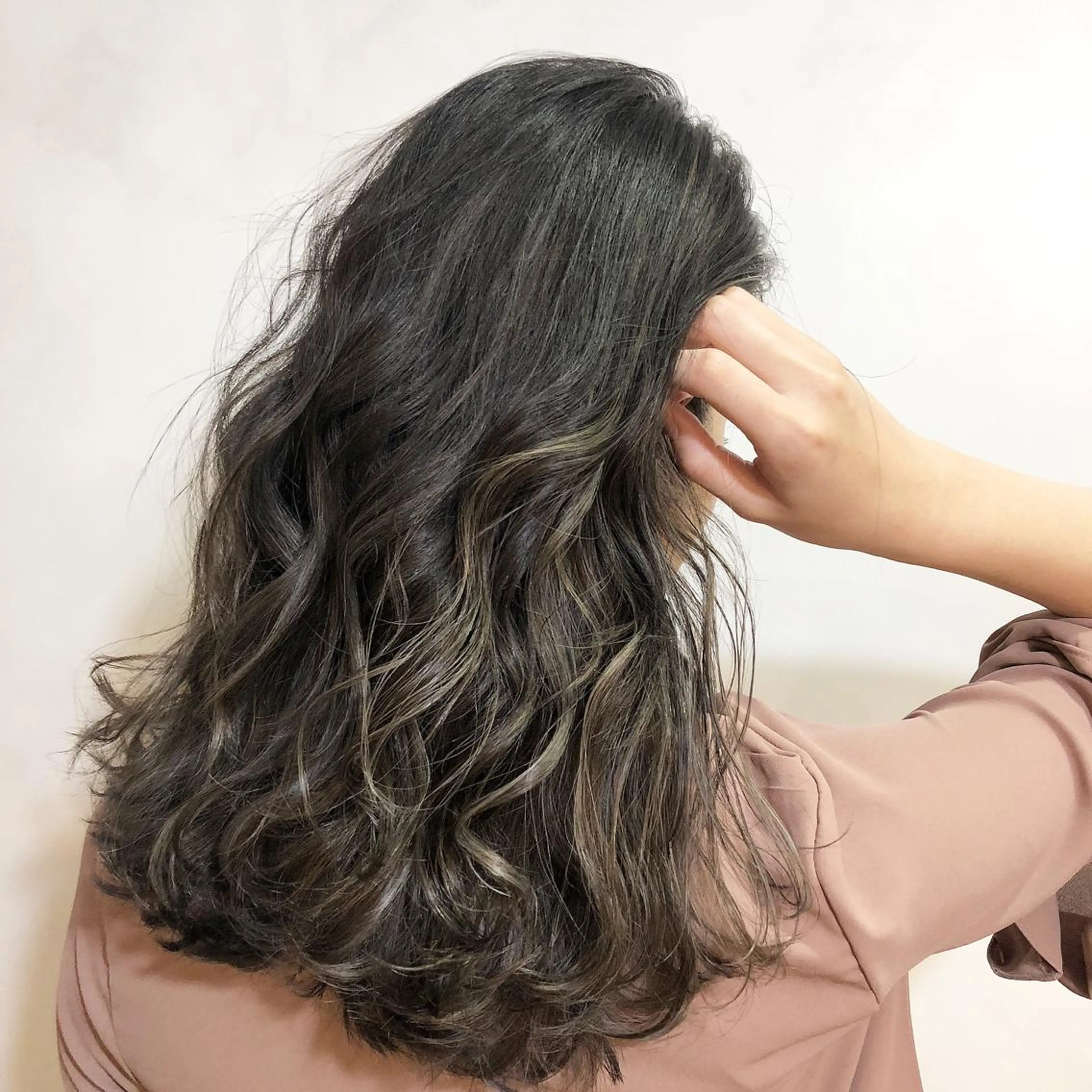 ロング カラー ヘアアレンジ ブリーチ ケアブリーチ ハイライトカラー ハイライト AUBE HAIRazul吉祥寺所属・綺麗な髪質にしたい方 限定🌈清水　祥のヘアスタイル