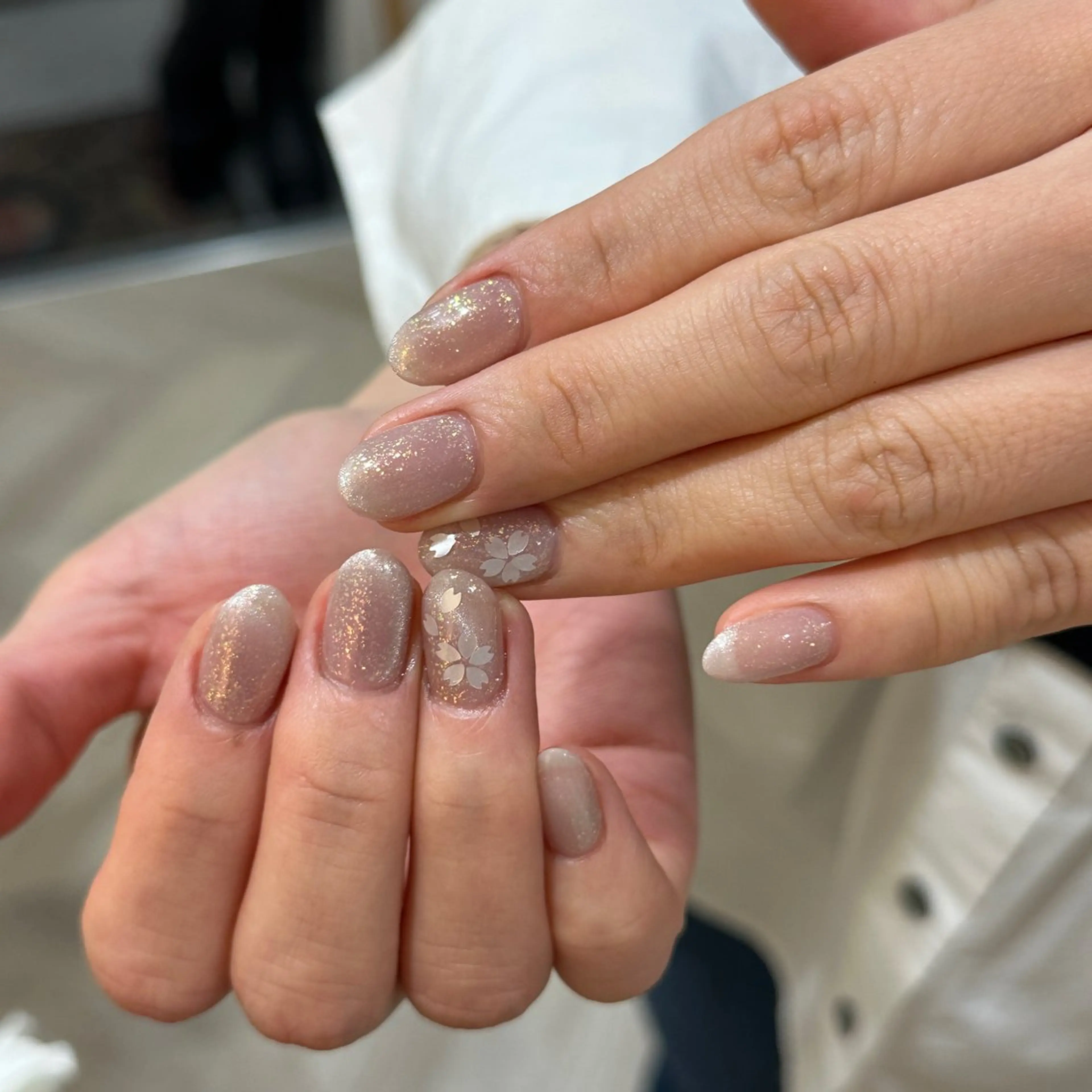 ネイル 桜ネイル ホログラムネイル Tagi 銀座所属・Tagi Nail 銀座店のネイルデザイン