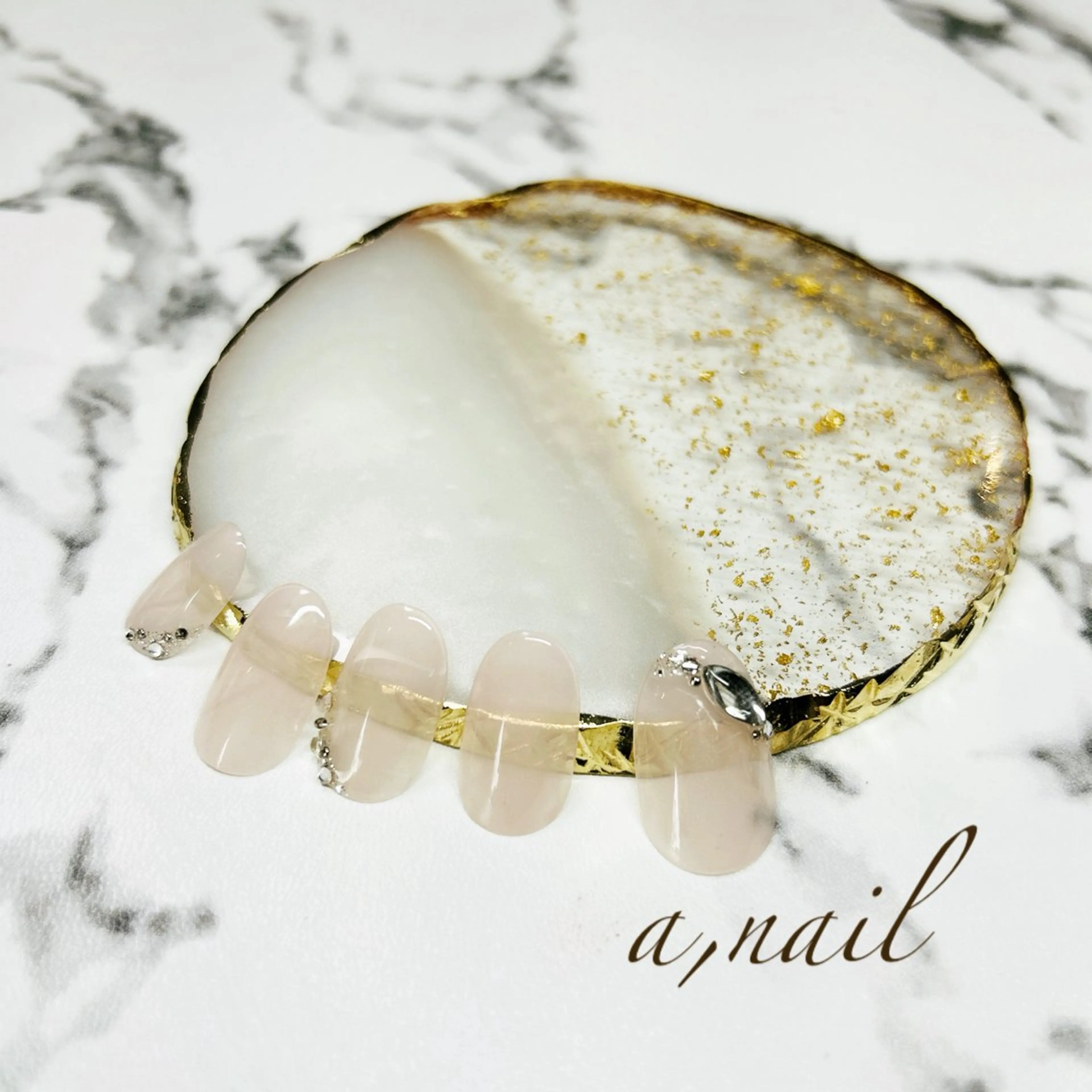 ネイル ジェルネイル グラデーション キラキラネイル オフィスネイル ワンカラーネイル ハンドネイル ネイルサロン エーネイルのネイルデザイン