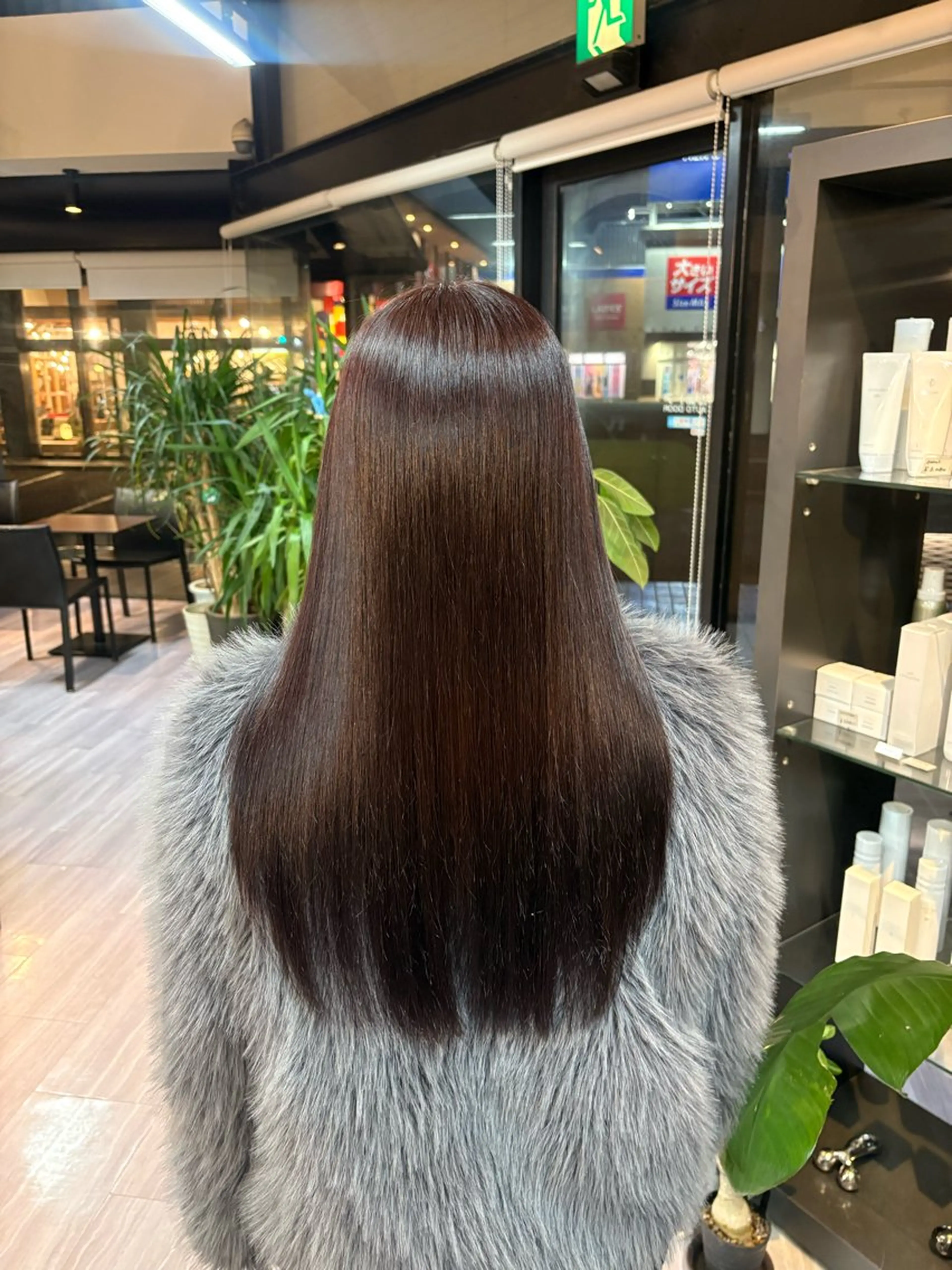 ロング ヘアカラー arika ninaのヘアスタイル