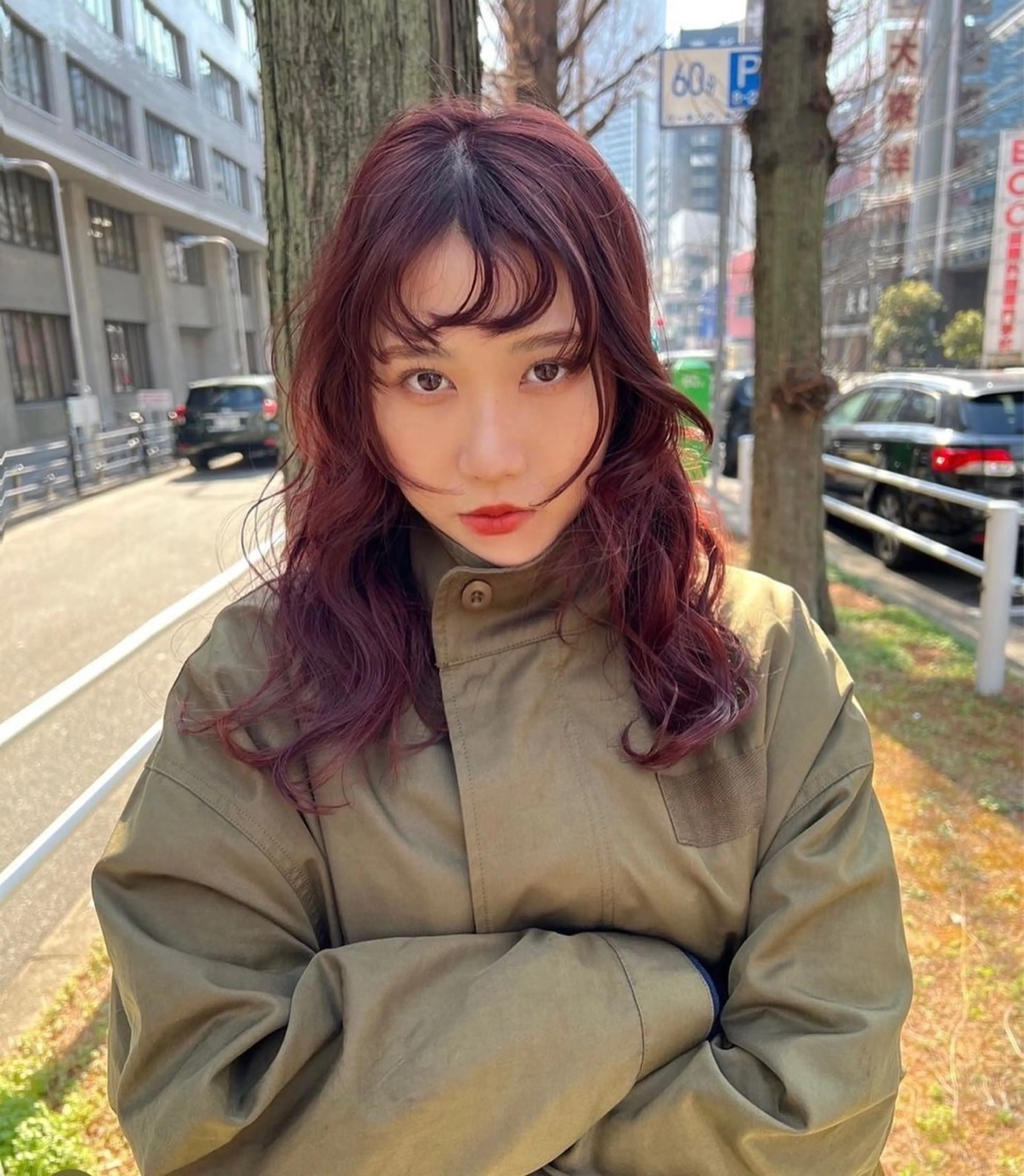 ロング カット ヘアカラー ミルクティーベージュ outaのヘアスタイル