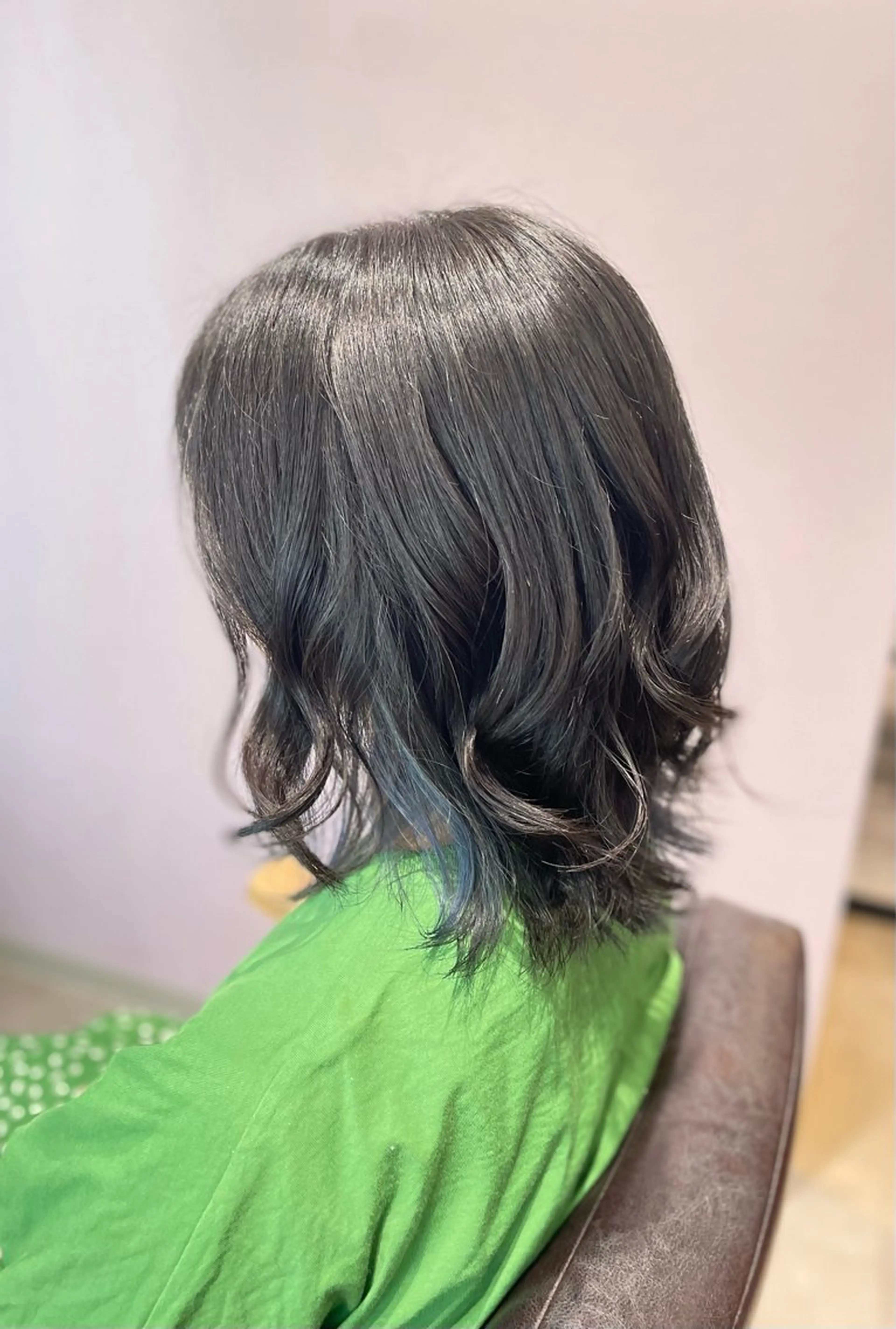 ミディアム カラー ブルーカラー 山本 純平のヘアスタイル