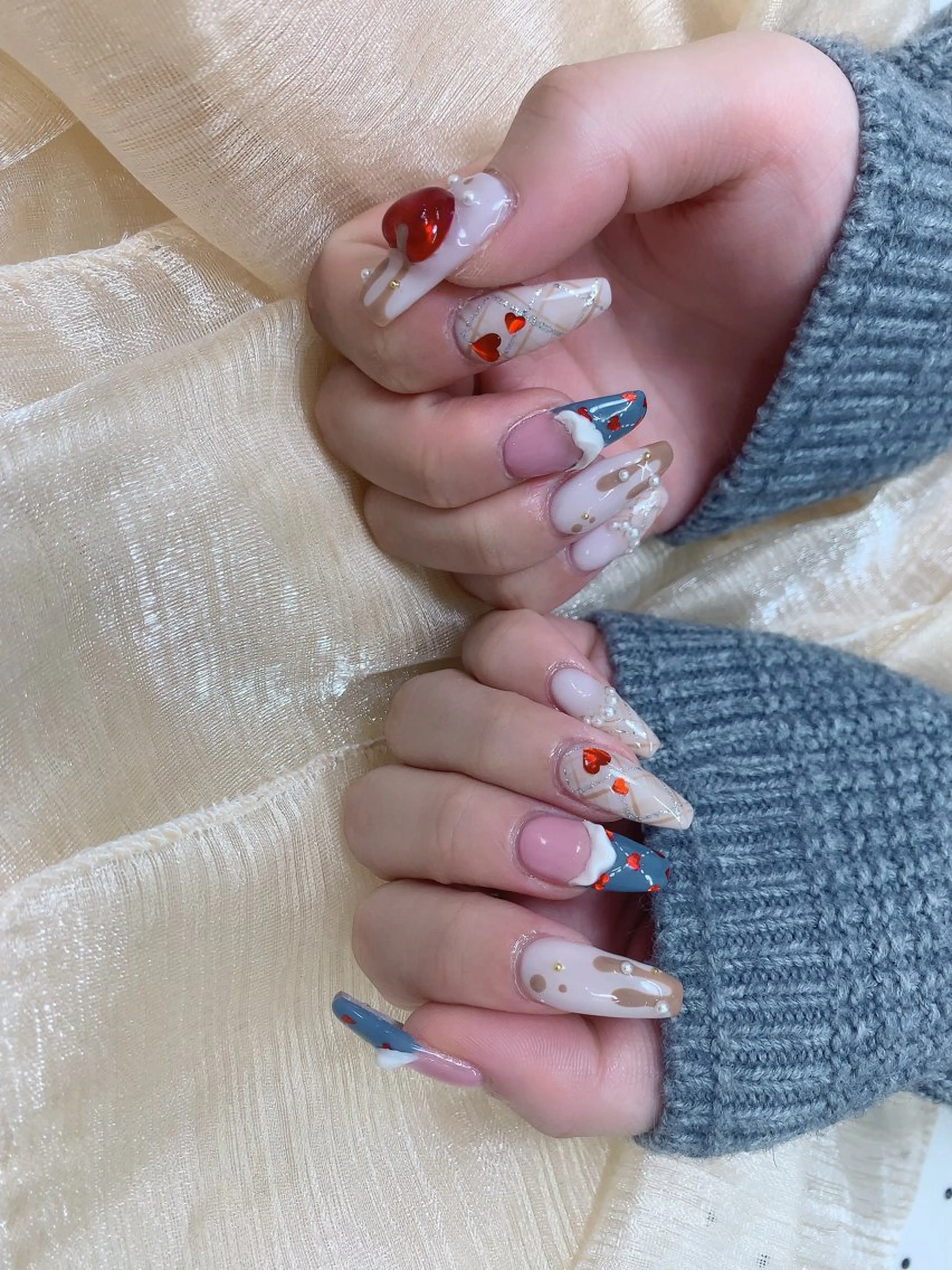 ネイル ハンドネイル Miouミオン ネイルサロンのネイルデザイン