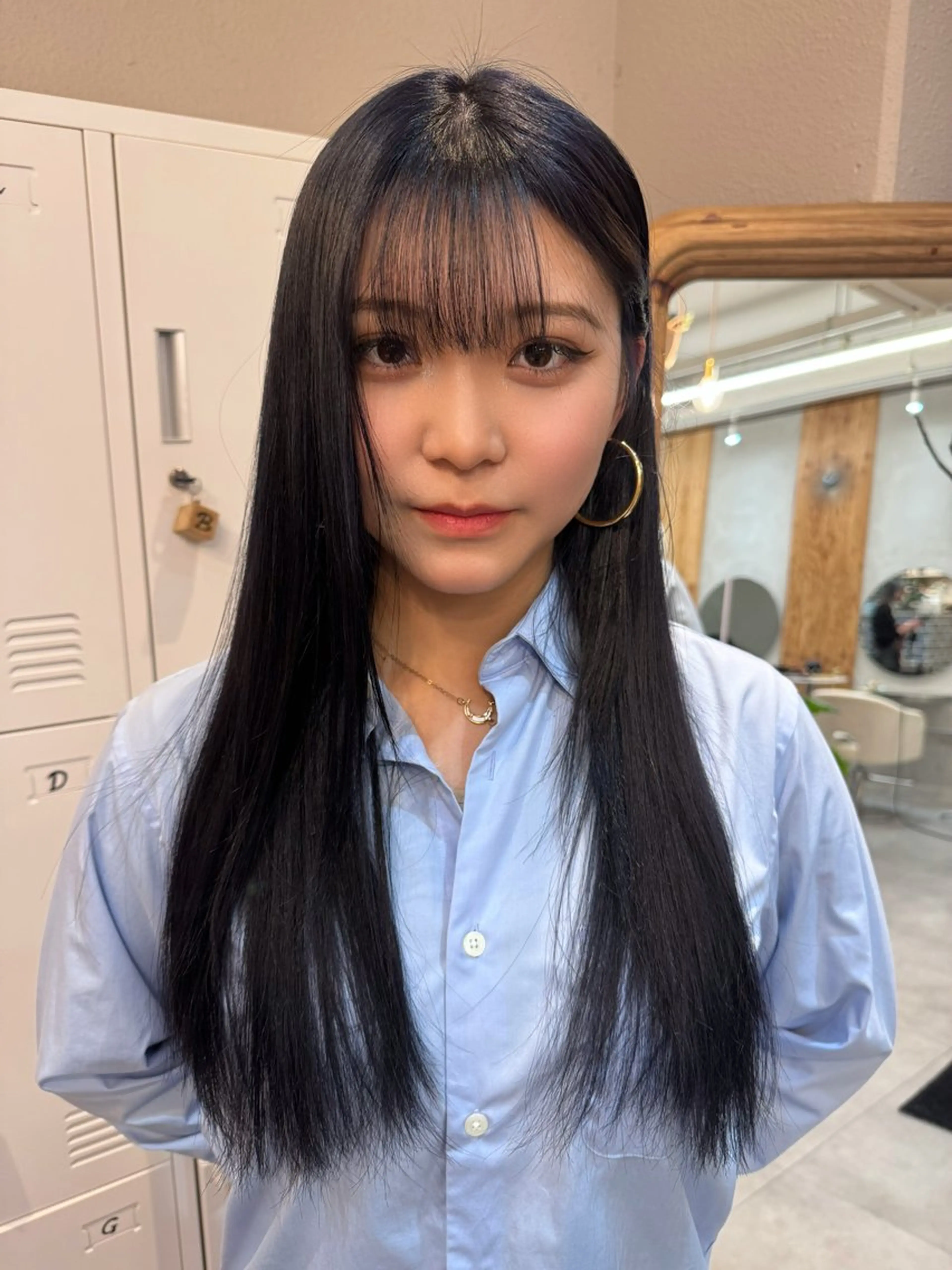 ロング カラー ブルーカラー 透明感カラー ネイビーカラー ハイトーン縮毛/暖色 なーな🎀🤍のヘアスタイル