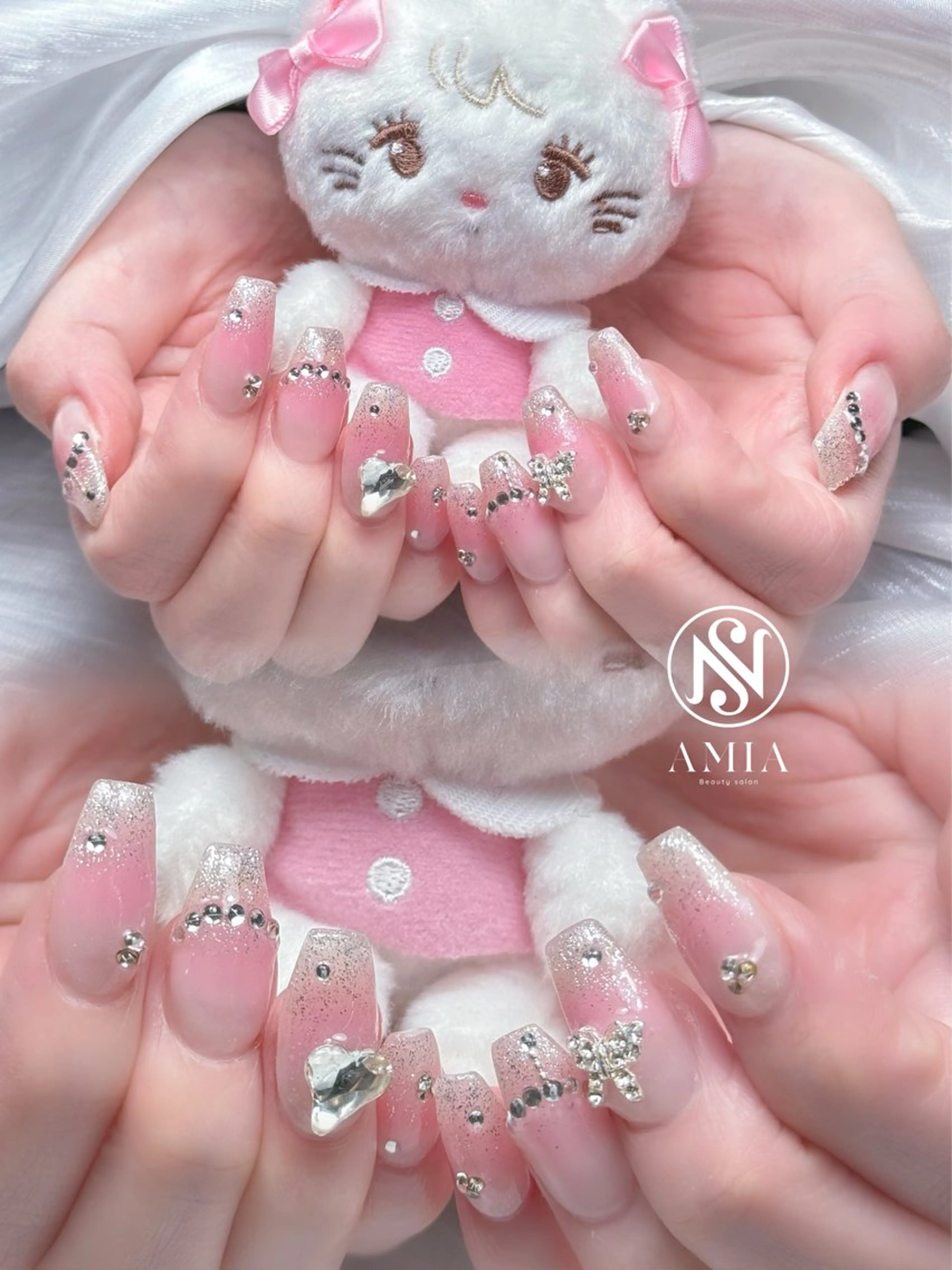 セミロング ハンドネイル AMIA BEAUTY SALON所属・🌟AMIA BEAUTY🌟のネイルデザイン