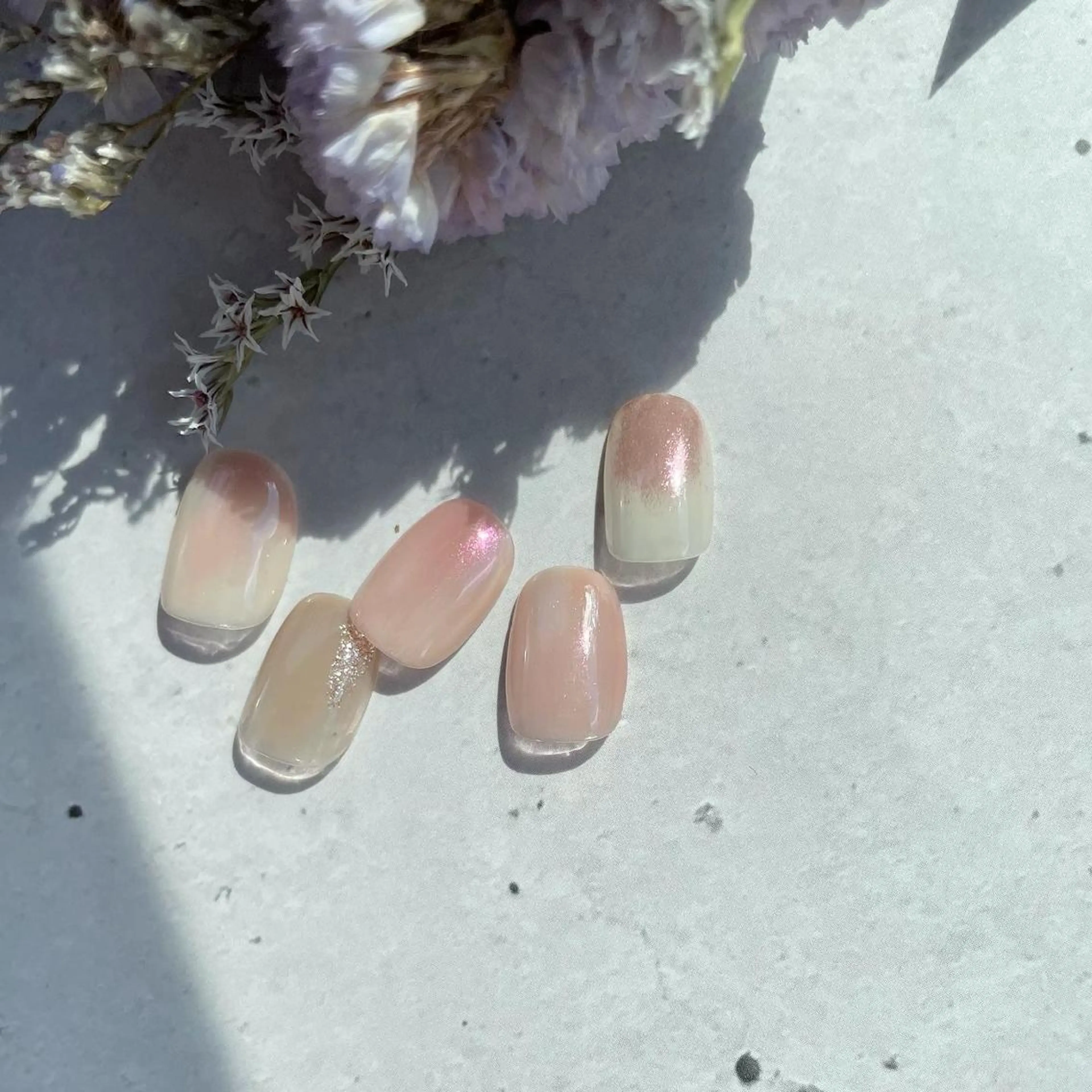 ネイル アートネイル カジュアル ラメ(グリッター) ニュアンスネイル ピンク ハンドネイル kanako nail所属・popolina kanakoのネイルデザイン
