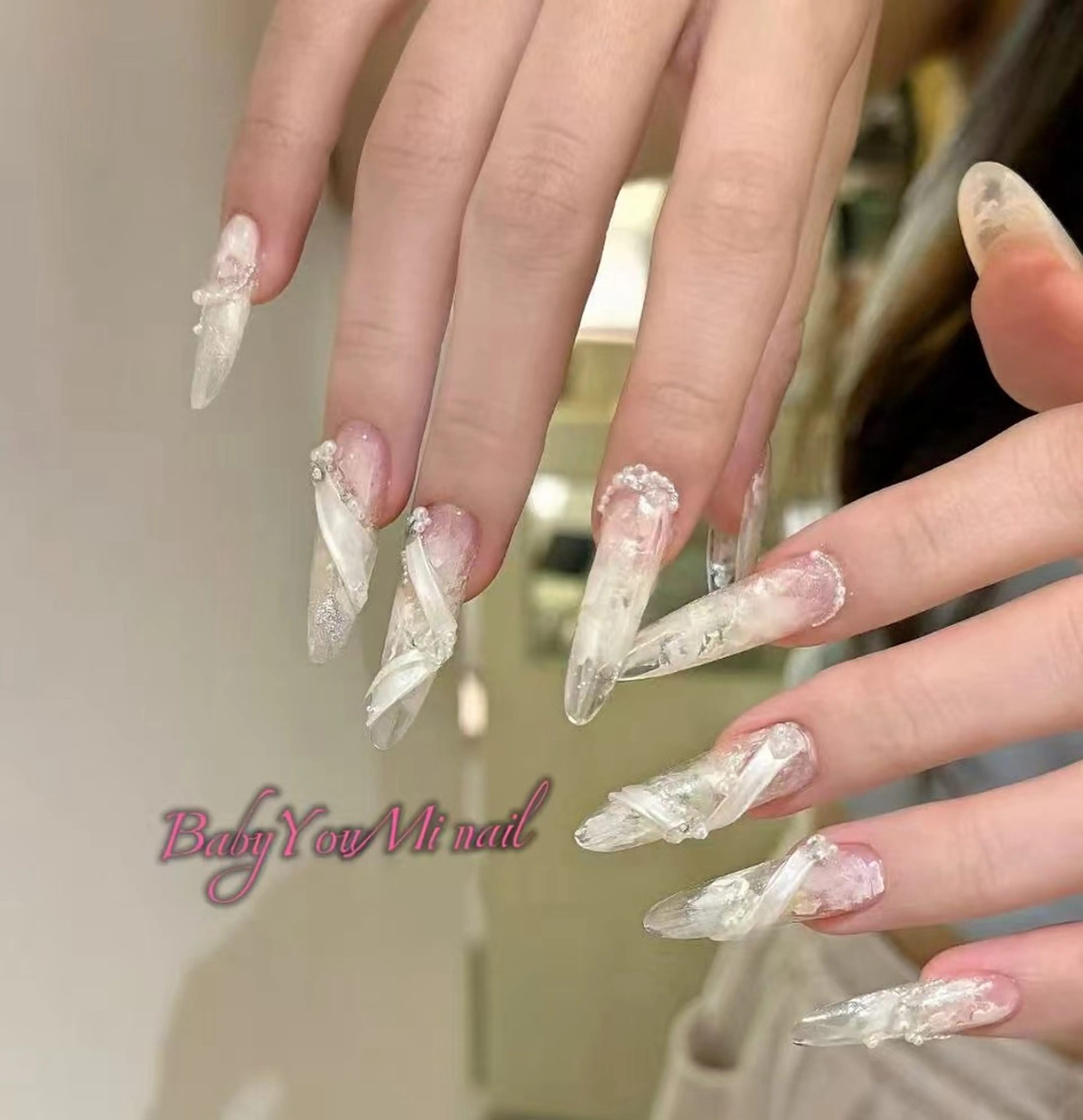 ネイル オーロラネイル フラワーネイル フットネイル フレンチネイル ジェルネイル ハンドネイル 相沢 さやかのネイルデザイン