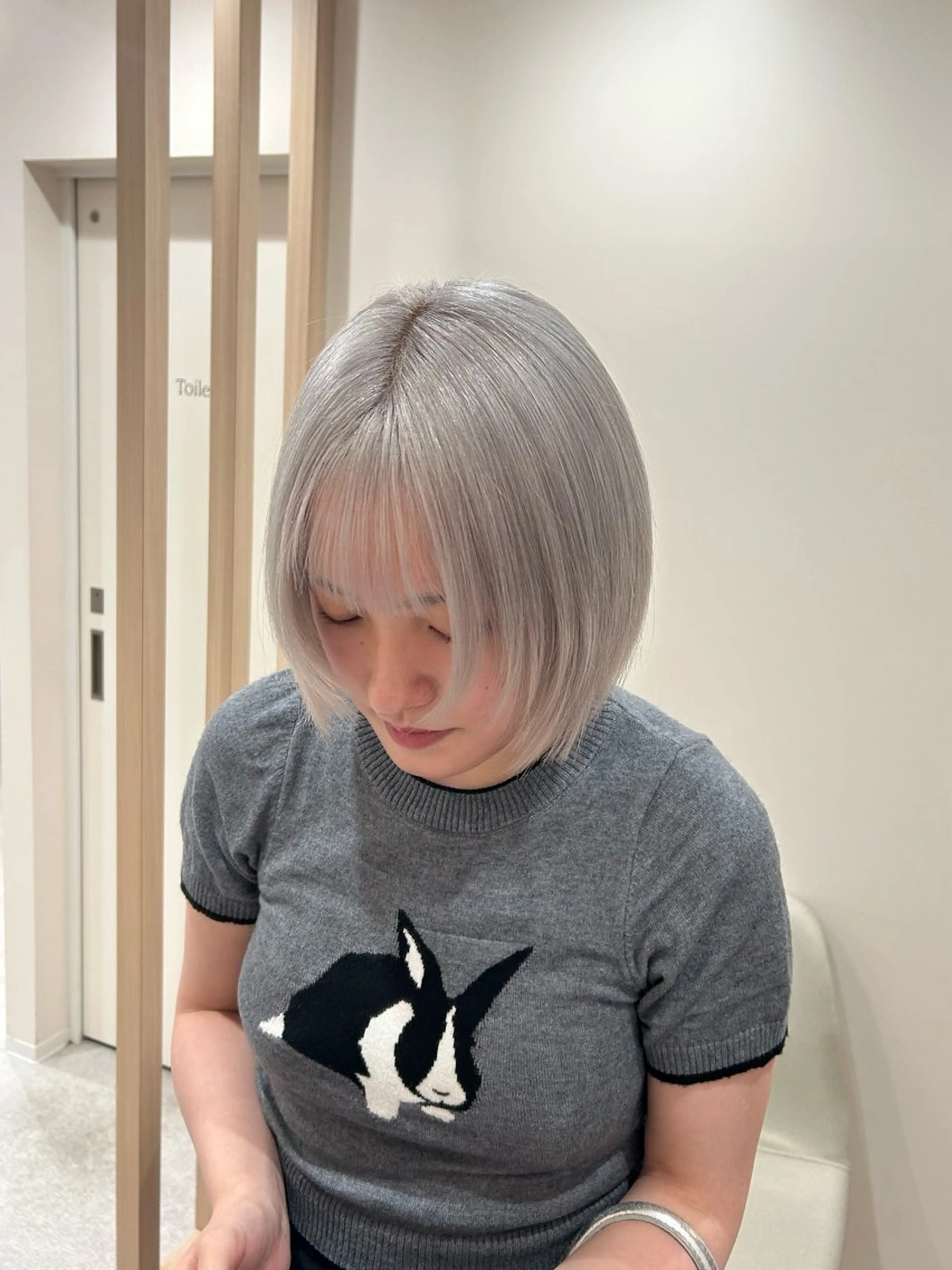 ショート カラー ブリーチ シルバー ホワイトシルバー ヘアカラー トリートメント 透明感/ダブルカラー /🌸ERI🌸のヘアスタイル