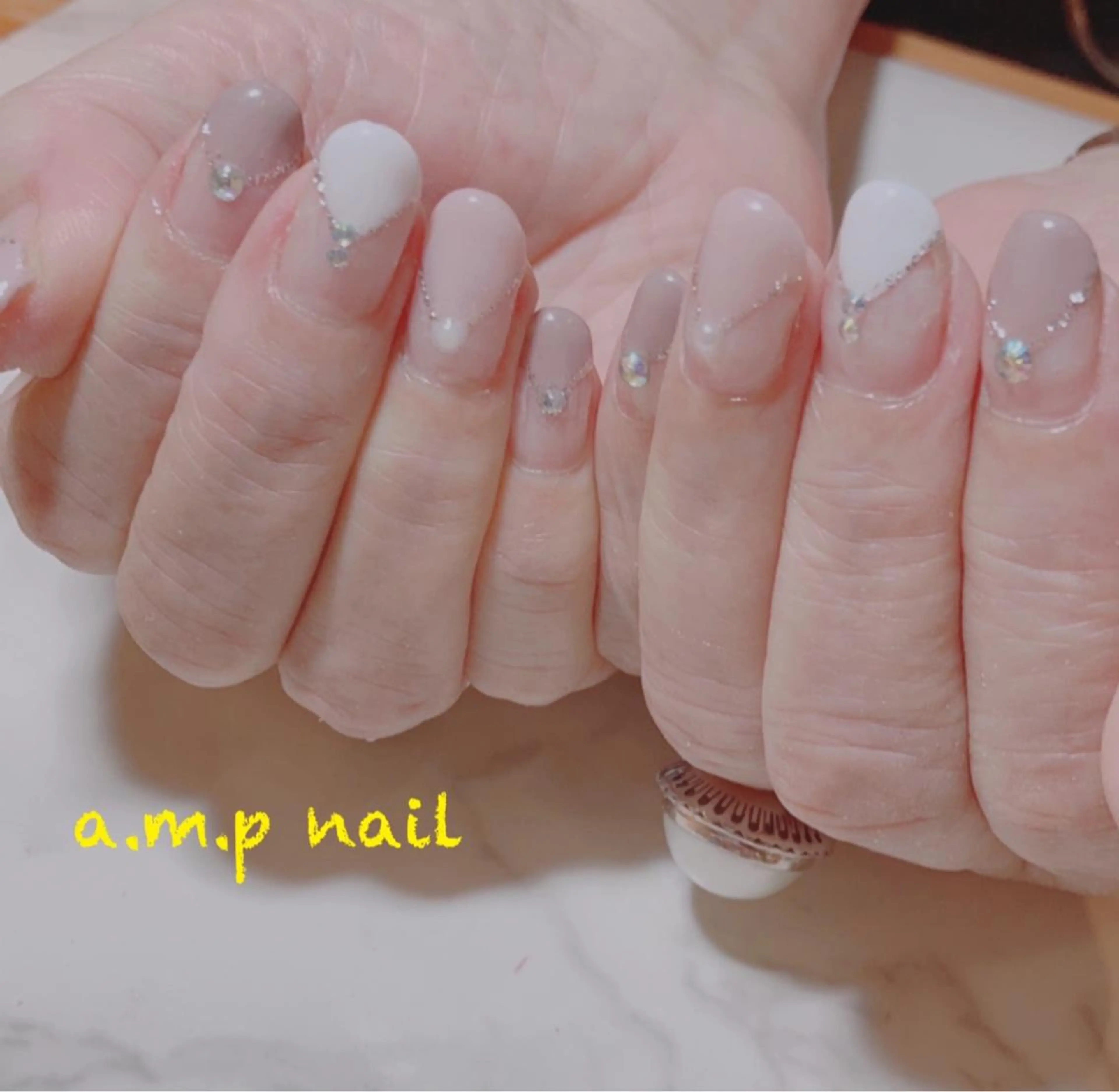 ネイル ストーンネイル ハンドネイル a.m.p nail所属・高山 奈津美のネイルデザイン