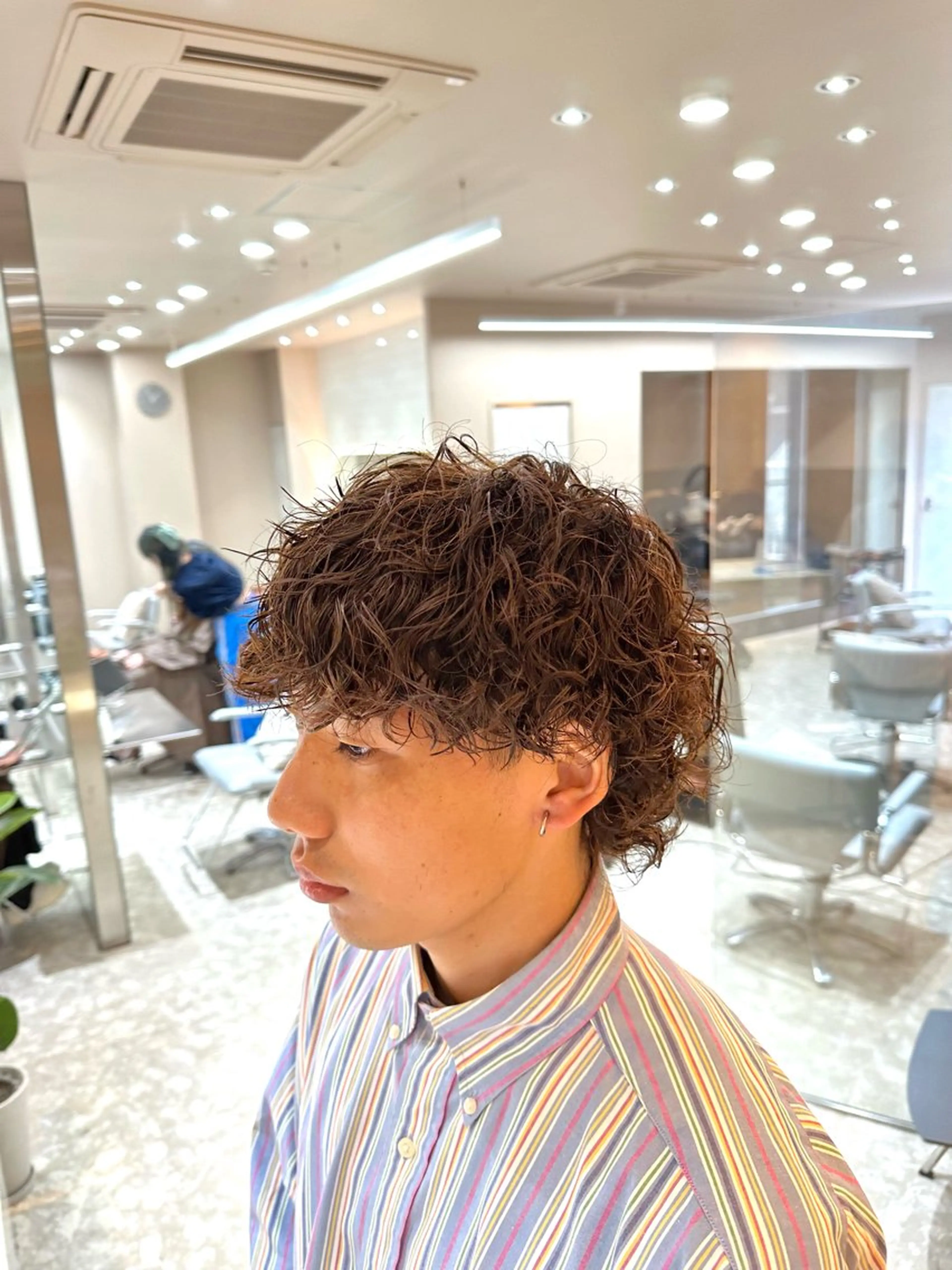 パーマ メンズ アップバング マッシュ メンズパーマ メンズツイストパーマ ツイストスパイラルパーマ 心斎橋本町メンズ 美容師ユースケのヘアスタイル