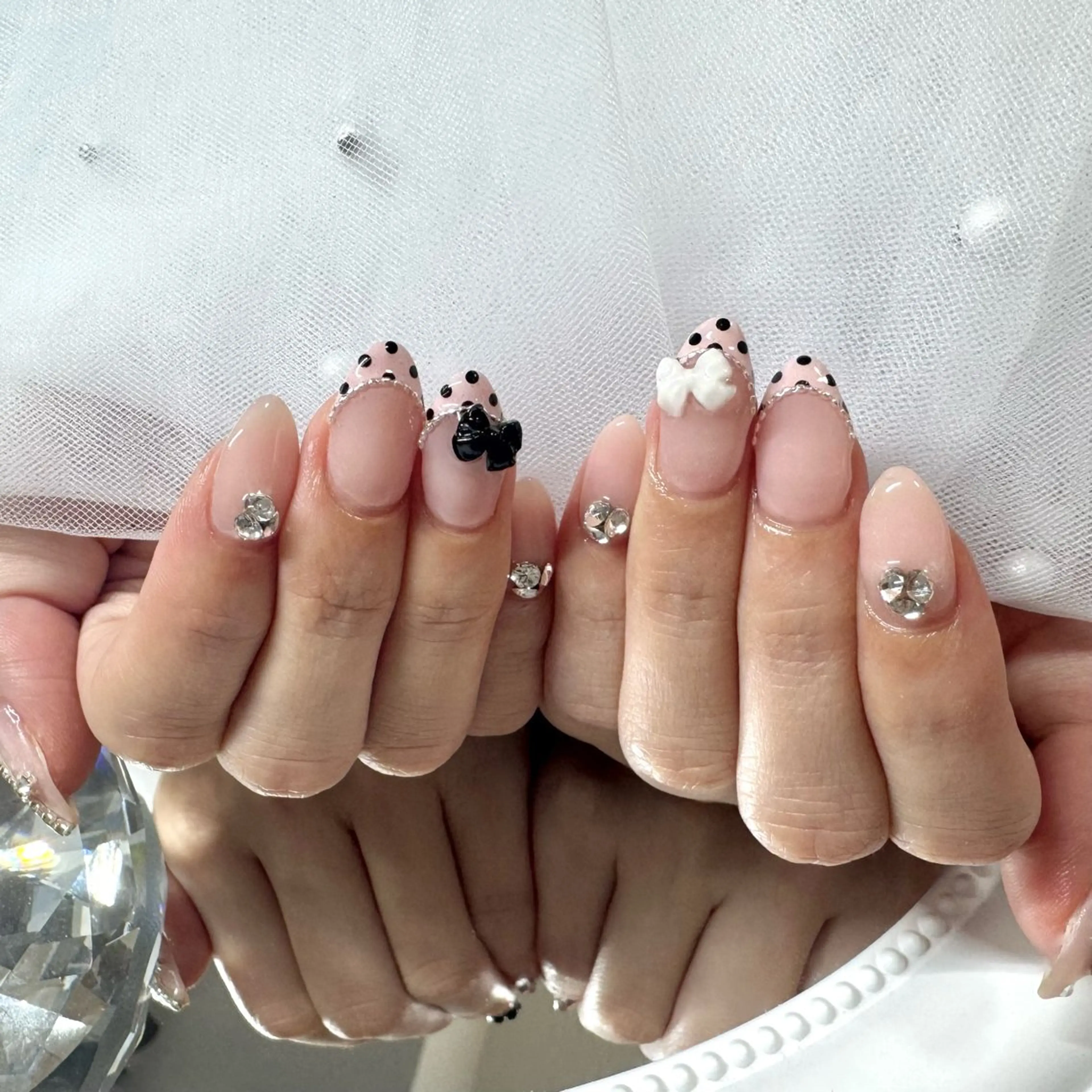 ネイル アートネイル ドット キラキラネイル ワンホンネイル ハンドネイル Unknown.久屋大通店所属・ネイリスト Harunaのネイルデザイン