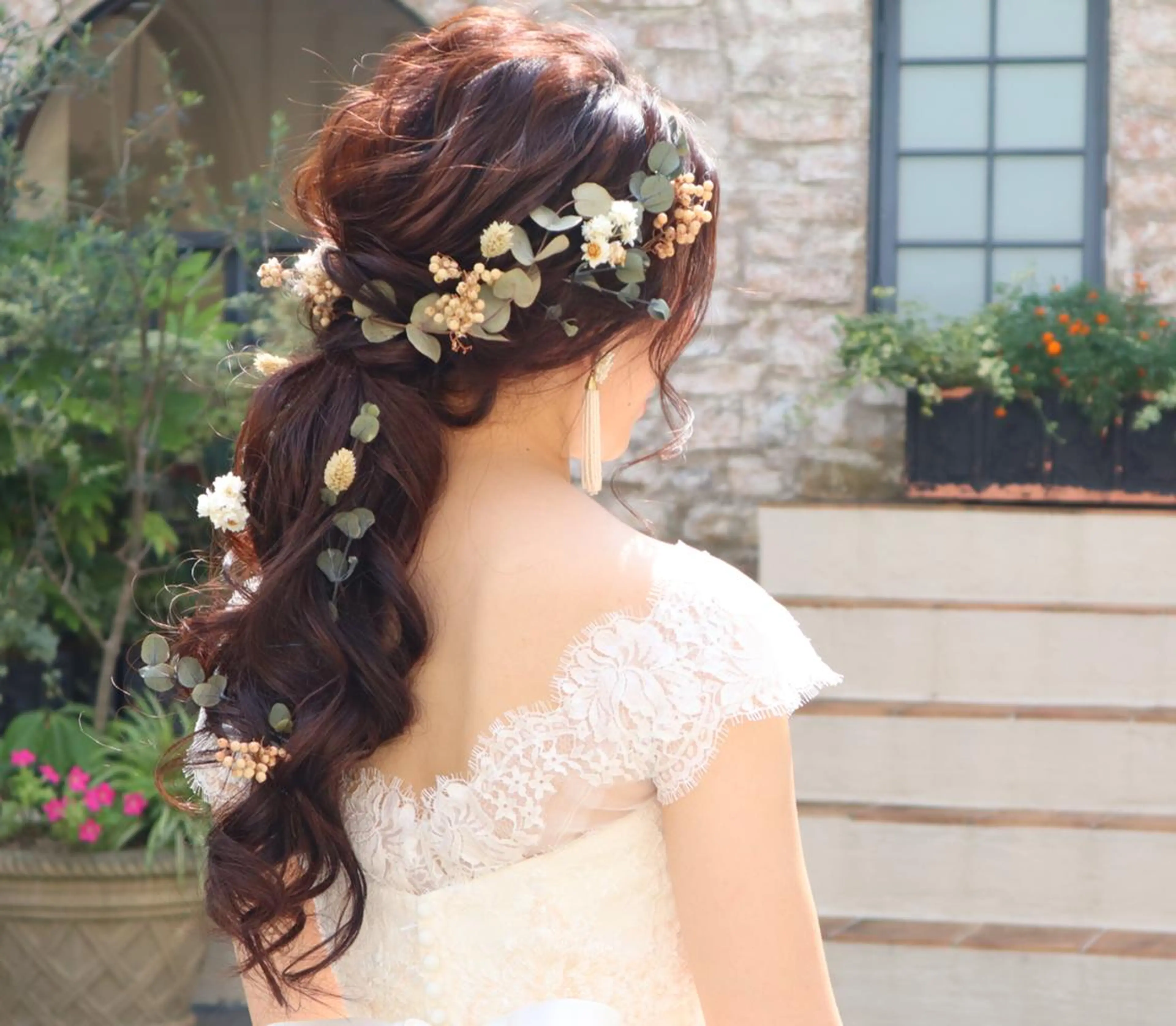 ロング ヘアアレンジ 結婚式・ブライダル 髪飾り ヘアアンドメイクムタ 新居のヘアスタイル